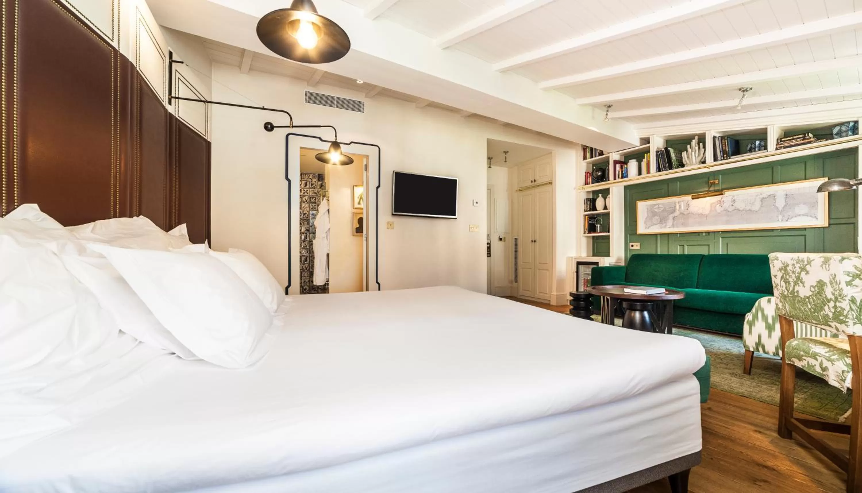 Photo of the whole room, Bed in Hotel Cort