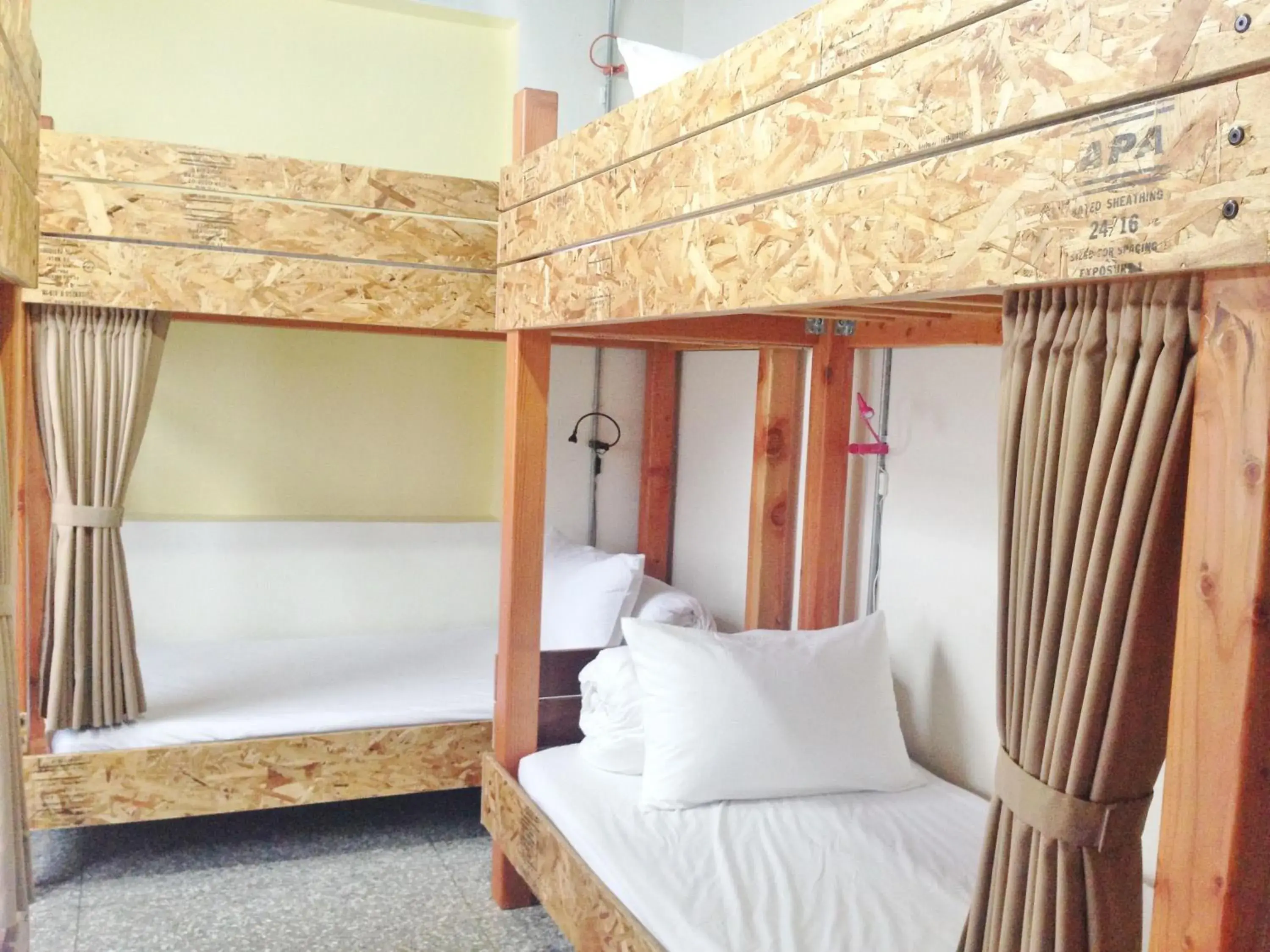 Bed in With Inn Hostel