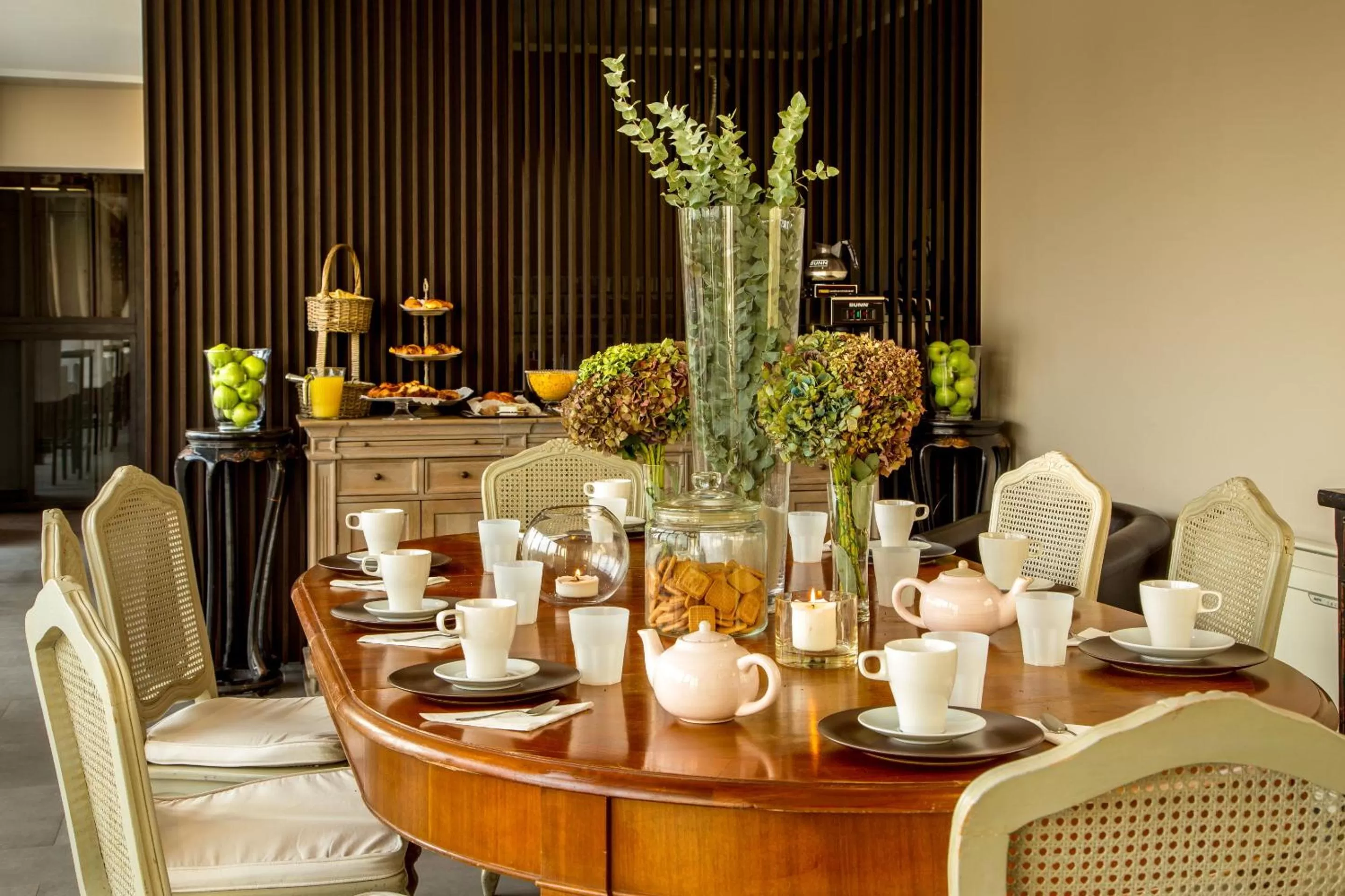 Restaurant/places to eat in The B Place