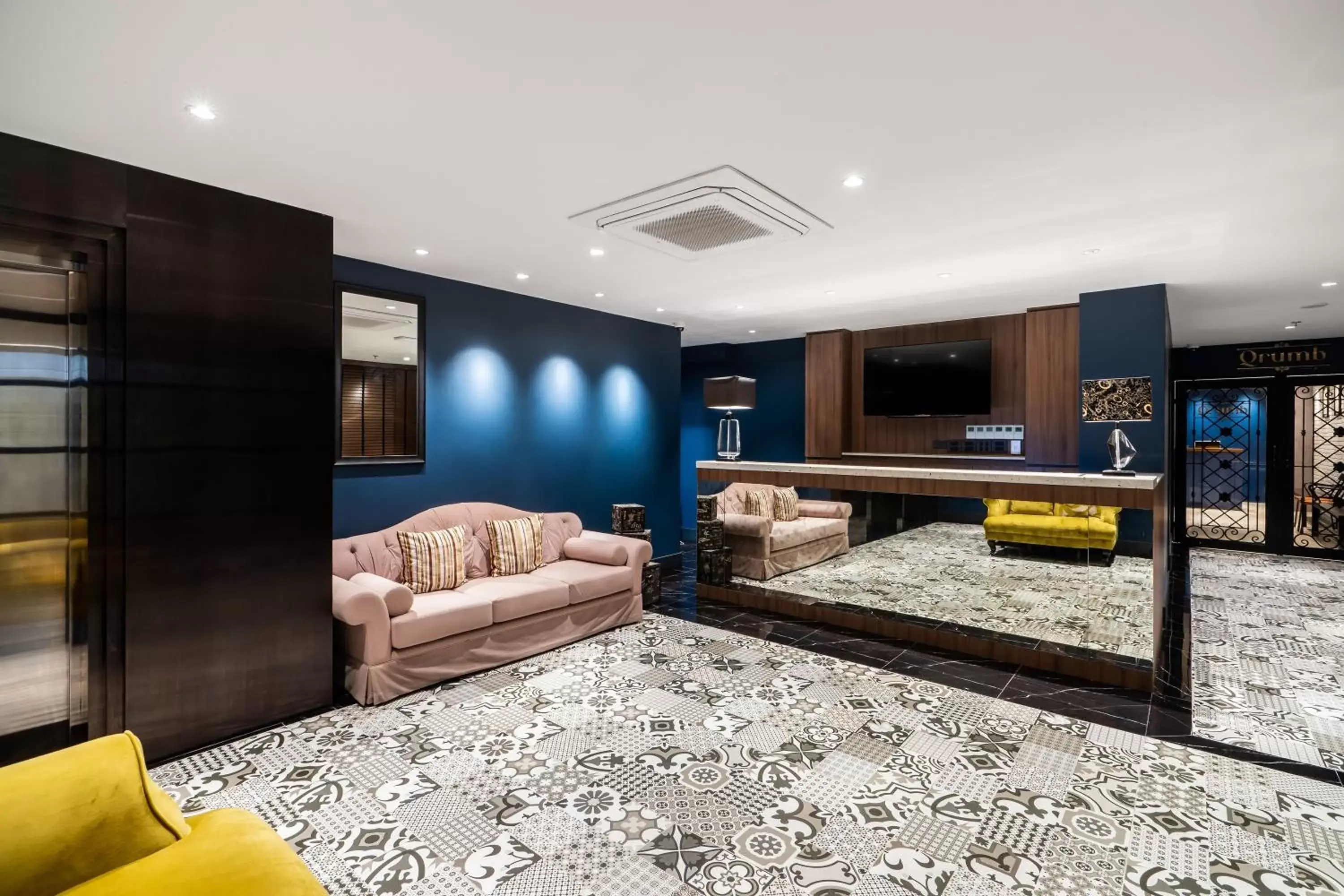 Lobby or reception, Bed in The Quartier Hotel Phromphong - Thonglor Lobby or reception, Bed in The Quartier Hotel Phromphong - Thonglor