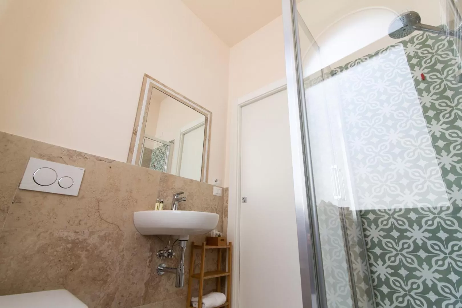 Bathroom in Migliori Olive Ascolane beds