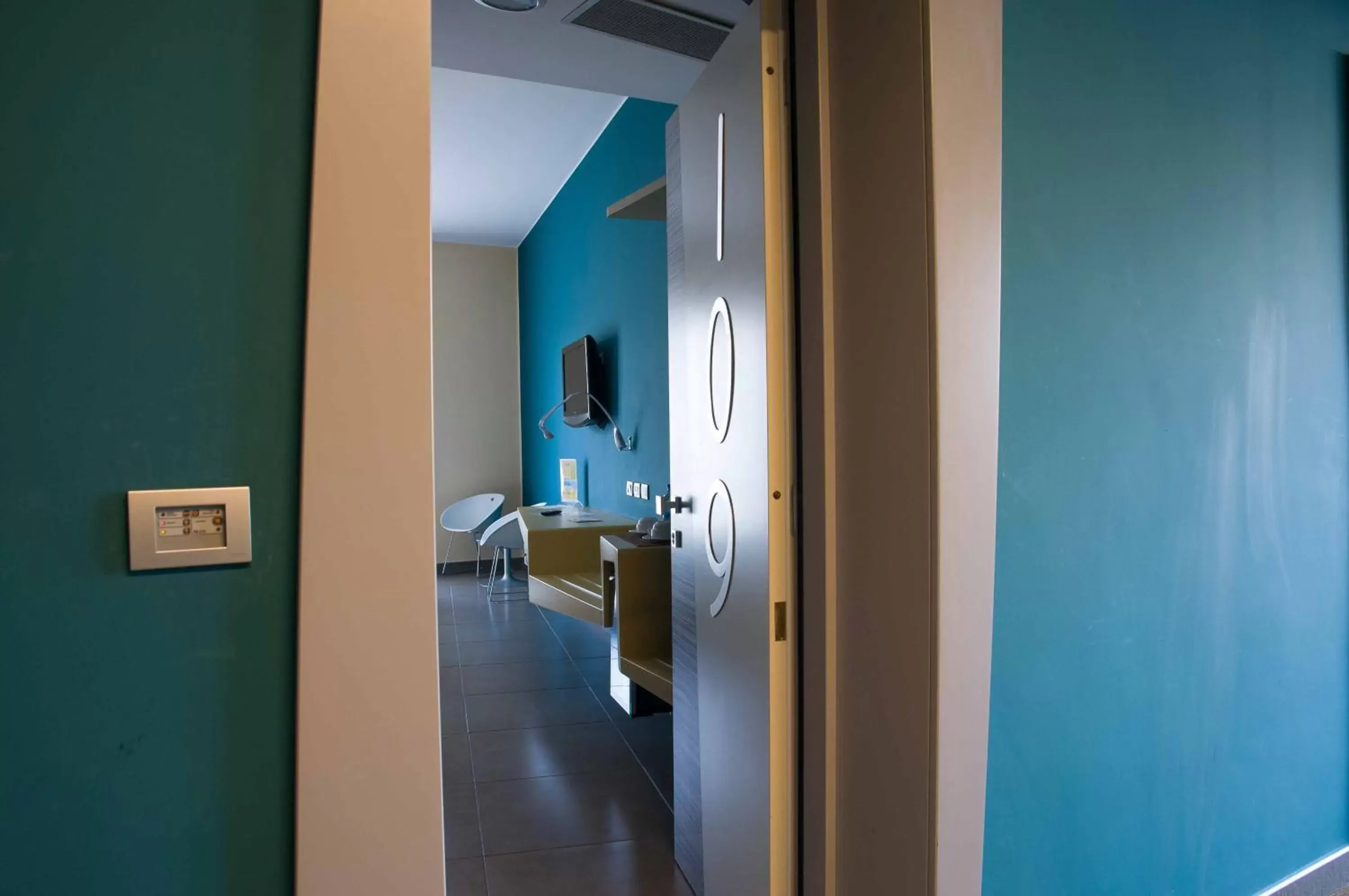 TV and multimedia, Bathroom in ibis Styles Catania Acireale