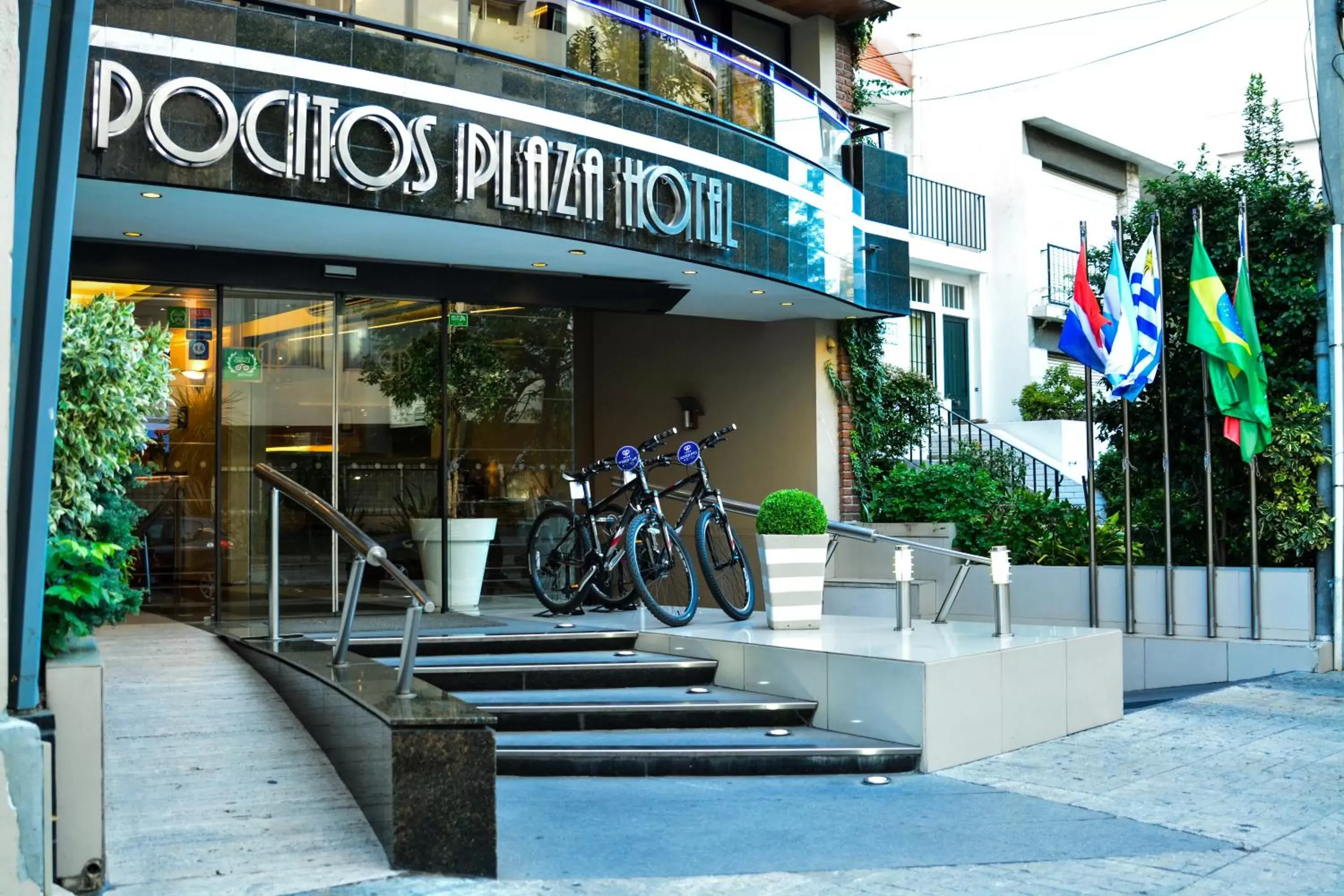 Facade/entrance in Pocitos Plaza Hotel