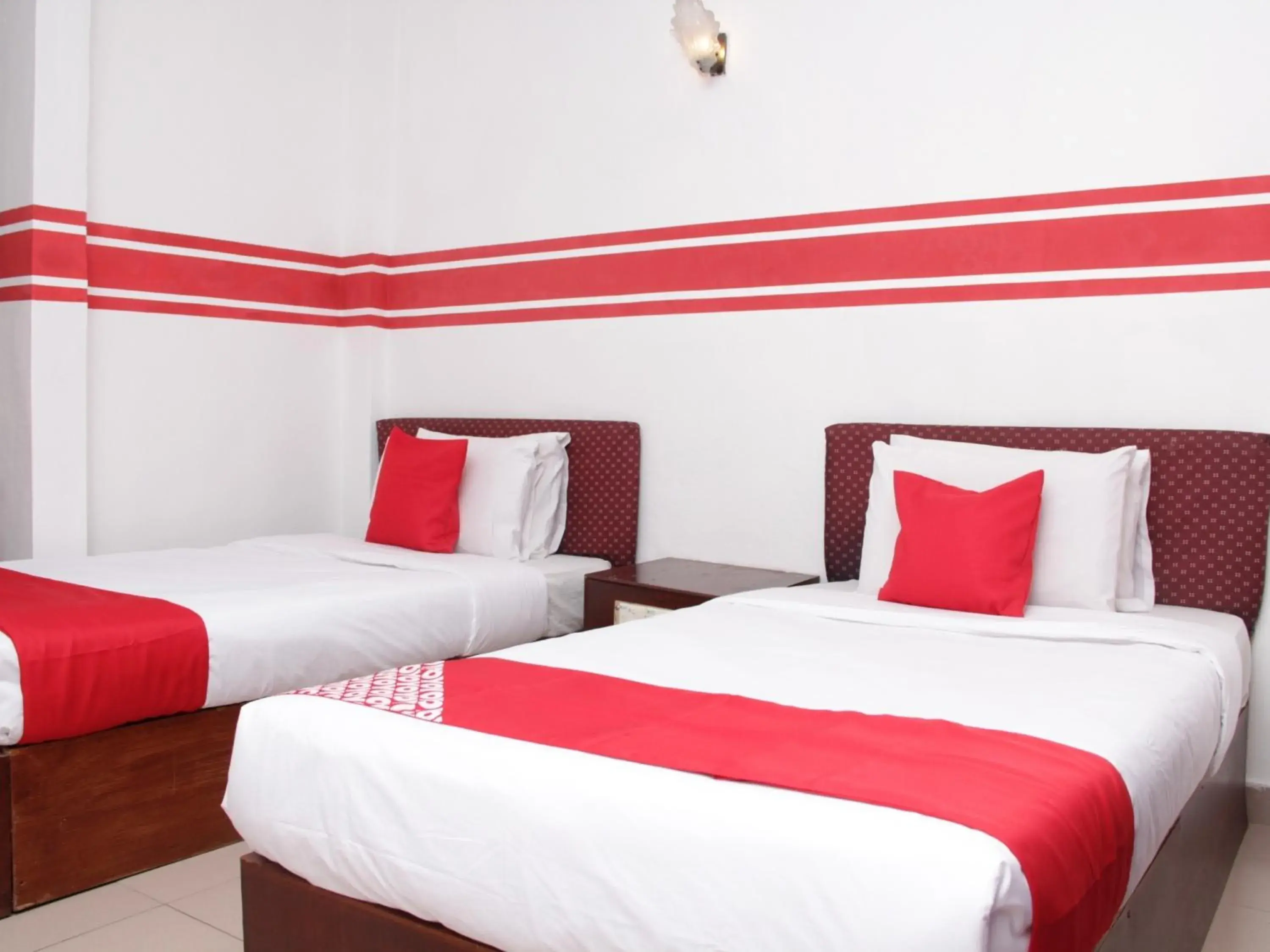 Bedroom, Bed in Super OYO 1173 Mandyrin Hotel