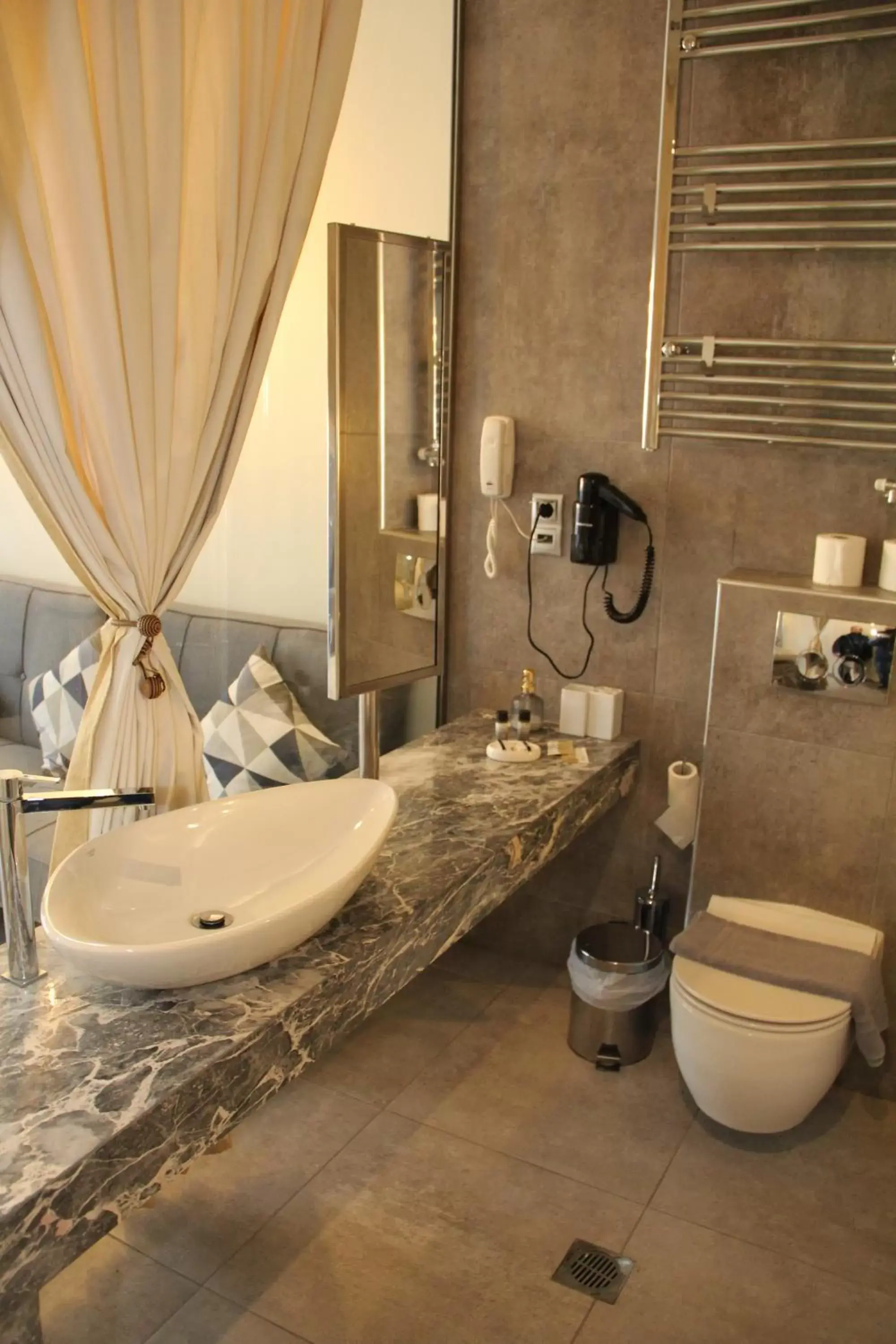 Bathroom in Alexiou Hotel