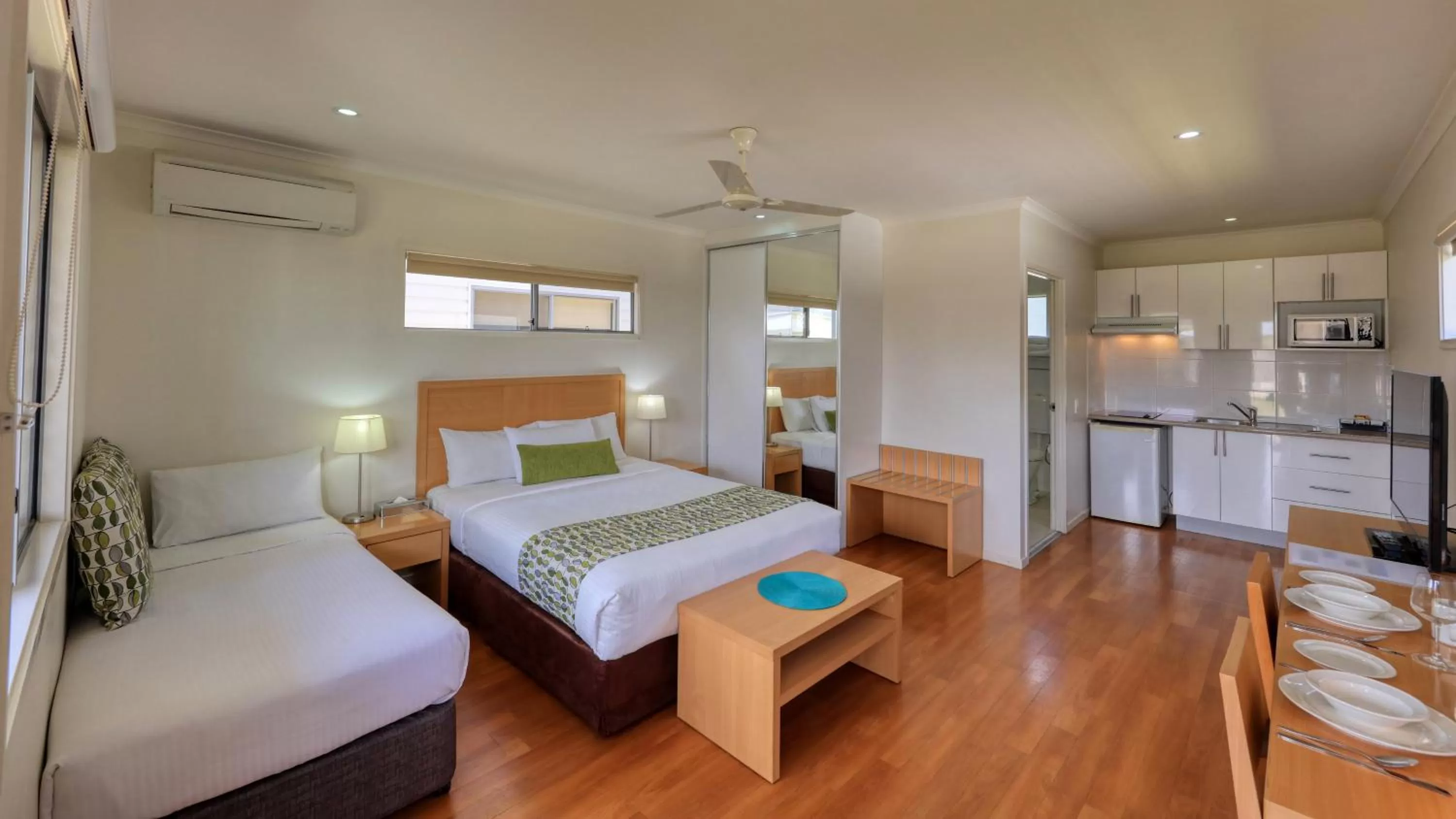 Photo of the whole room, Bed in Chinchilla Motor Inn