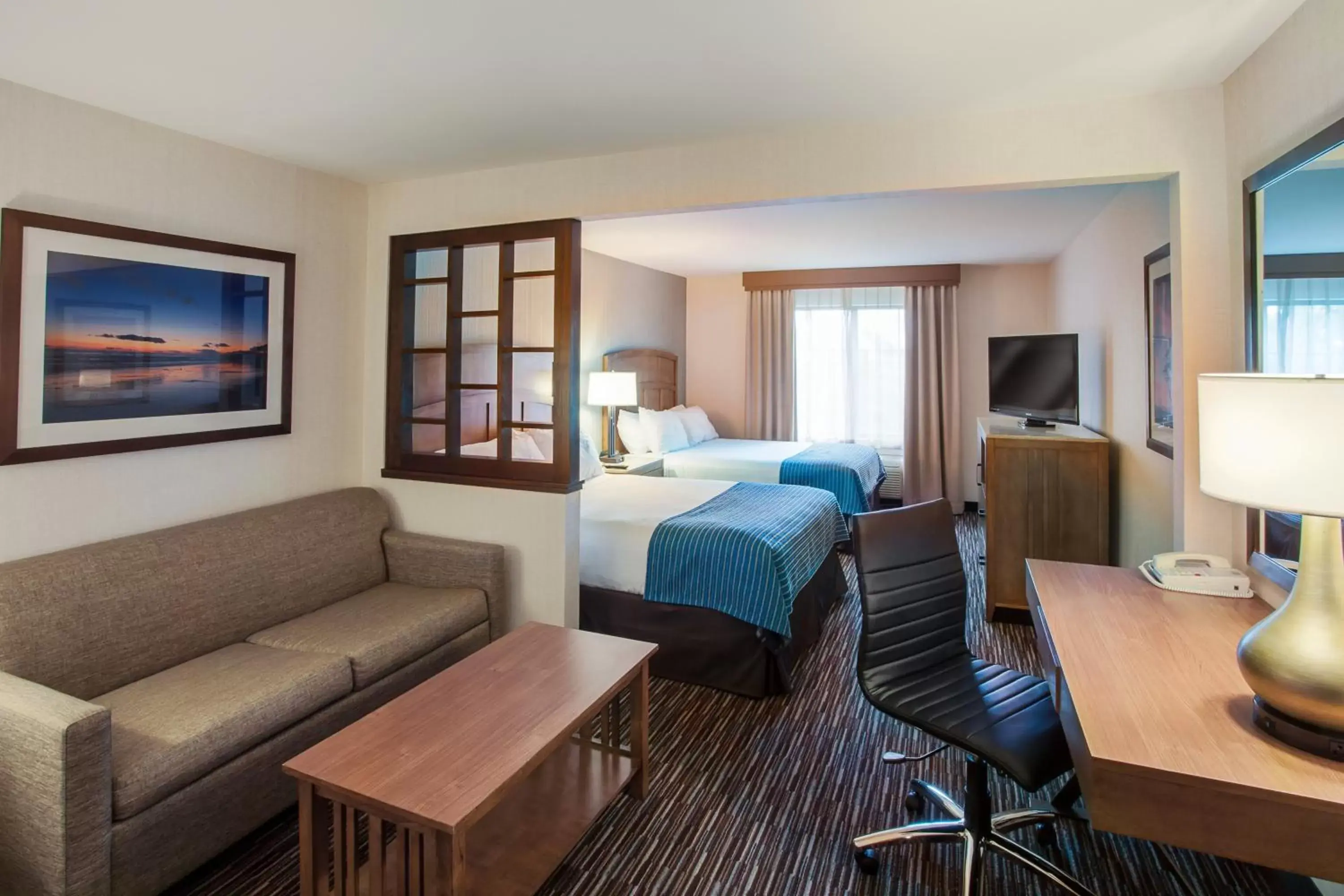 Photo of the whole room, Bed in Holiday Inn Express & Suites Carpinteria by IHG Photo of the whole room, Bed in Holiday Inn Express & Suites Carpinteria by IHG