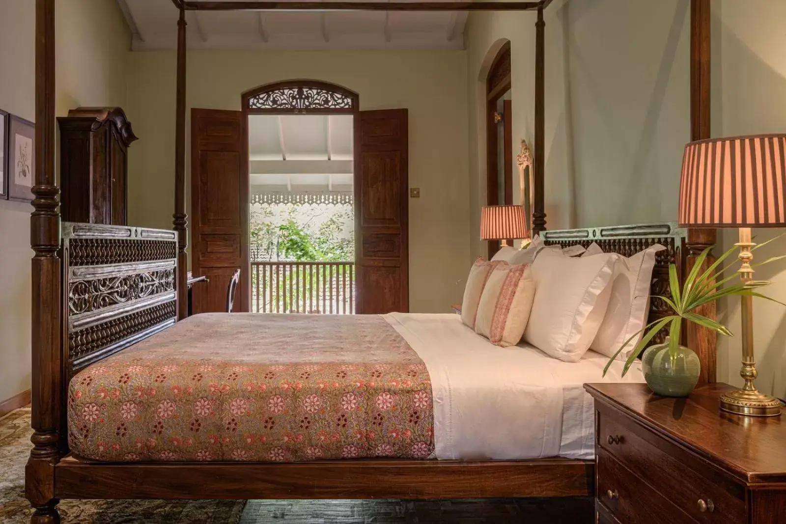 Bedroom, Bed in Maniumpathy Hotel