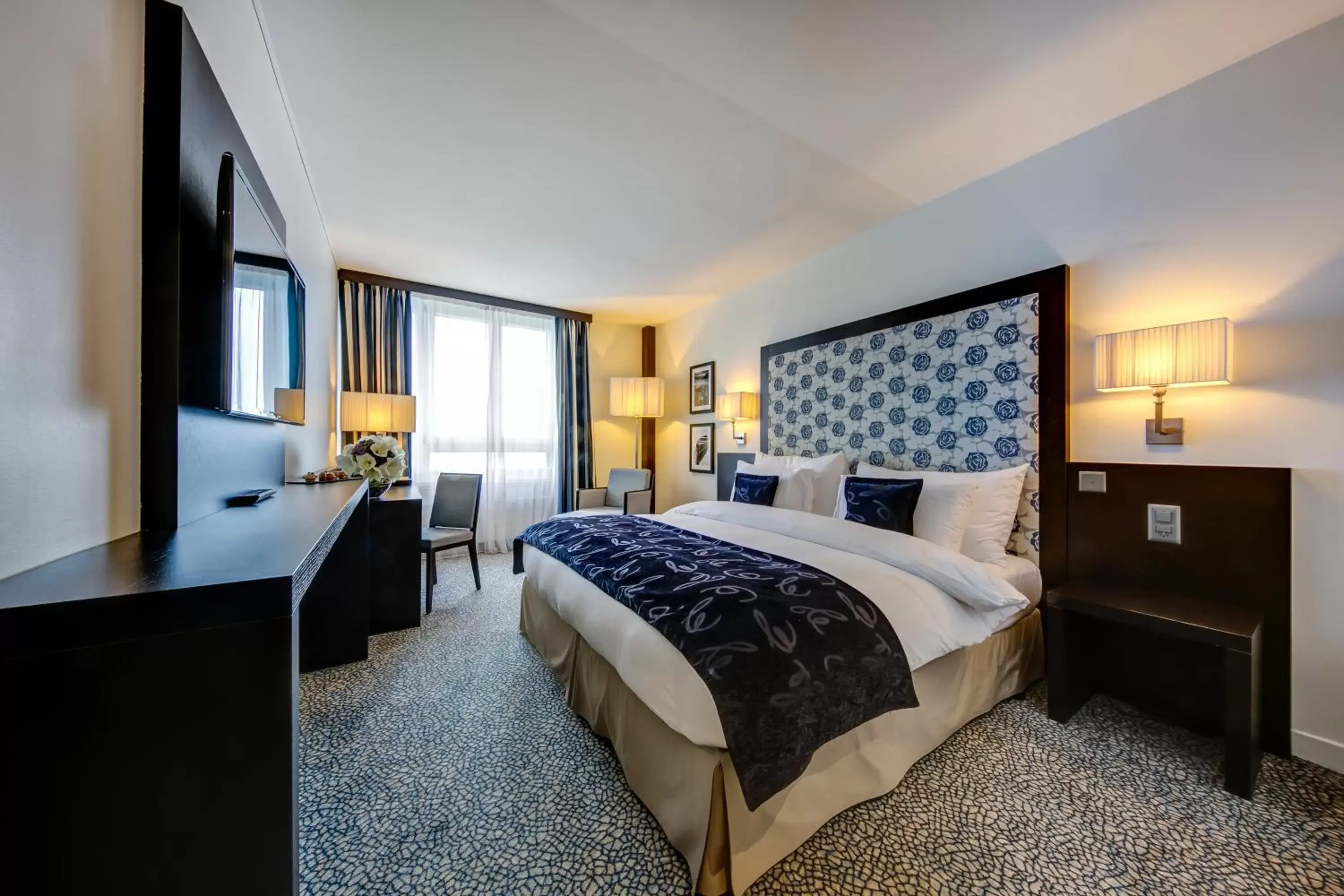 Bed in Best Western Premier Hotel Beaulac