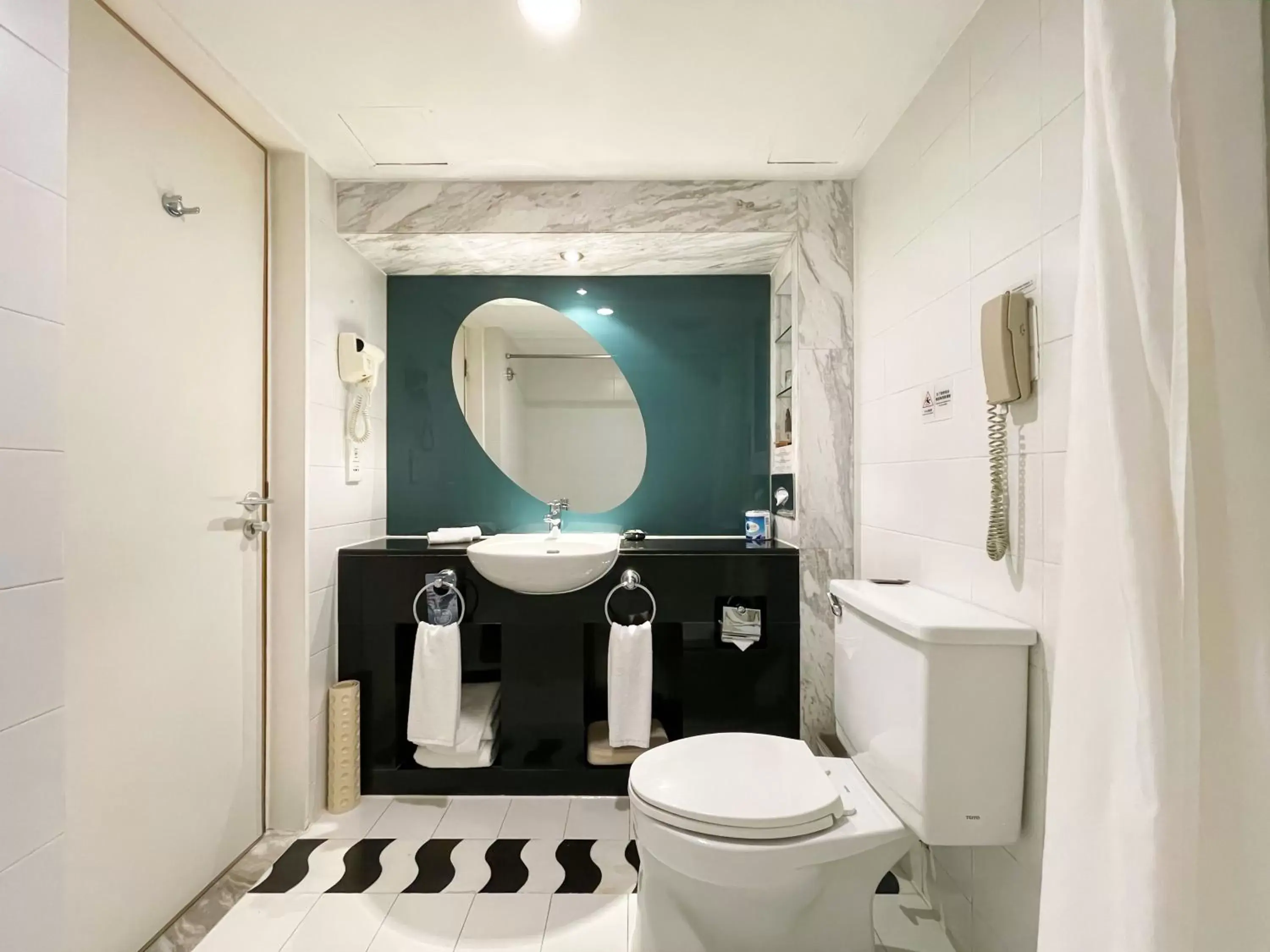Bathroom in Beijing XinQiao Hotel