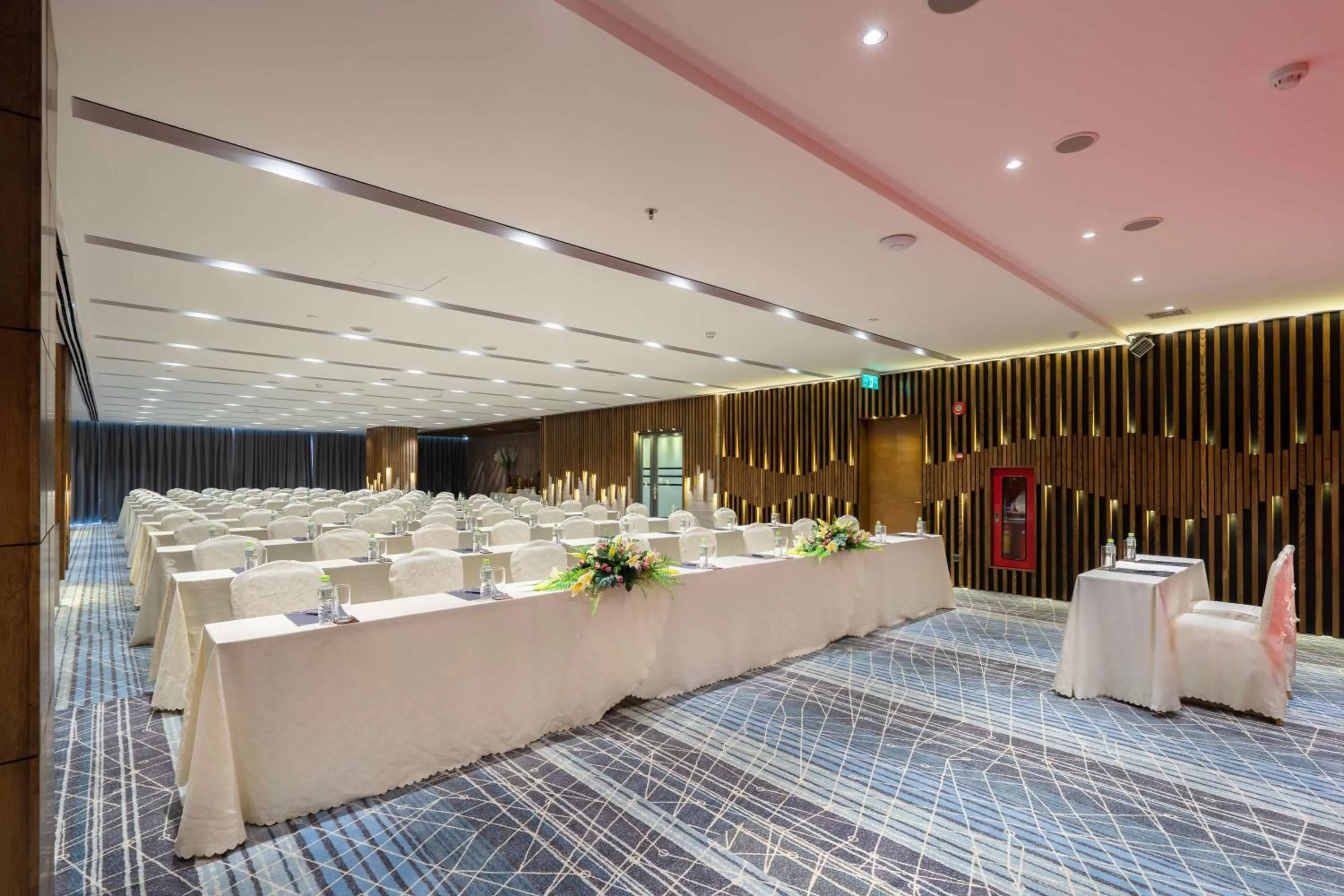 Banquet/Function facilities in Queen Ann Nha Trang Hotel