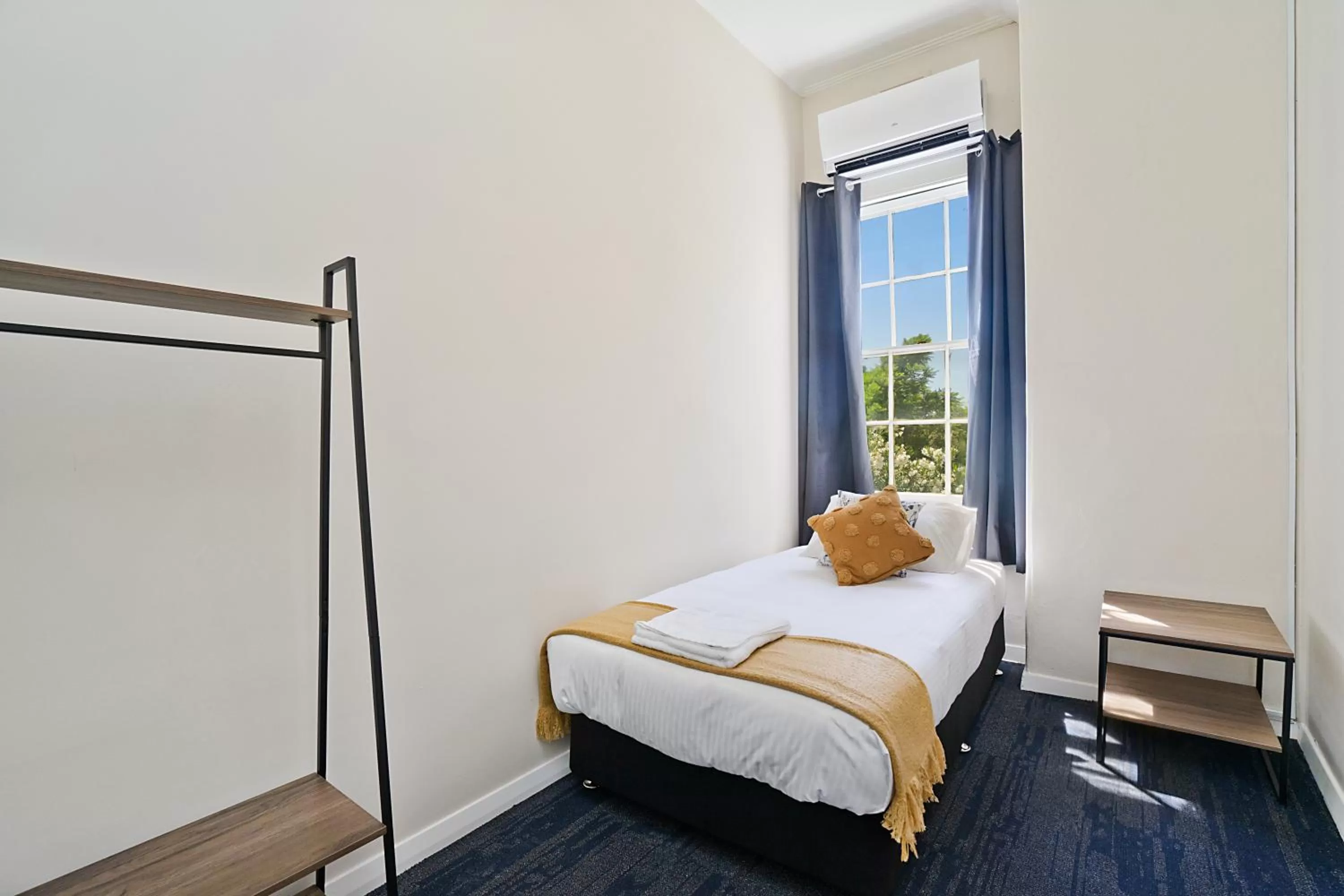 Photo of the whole room, Bed in Imperial Hotel Singleton