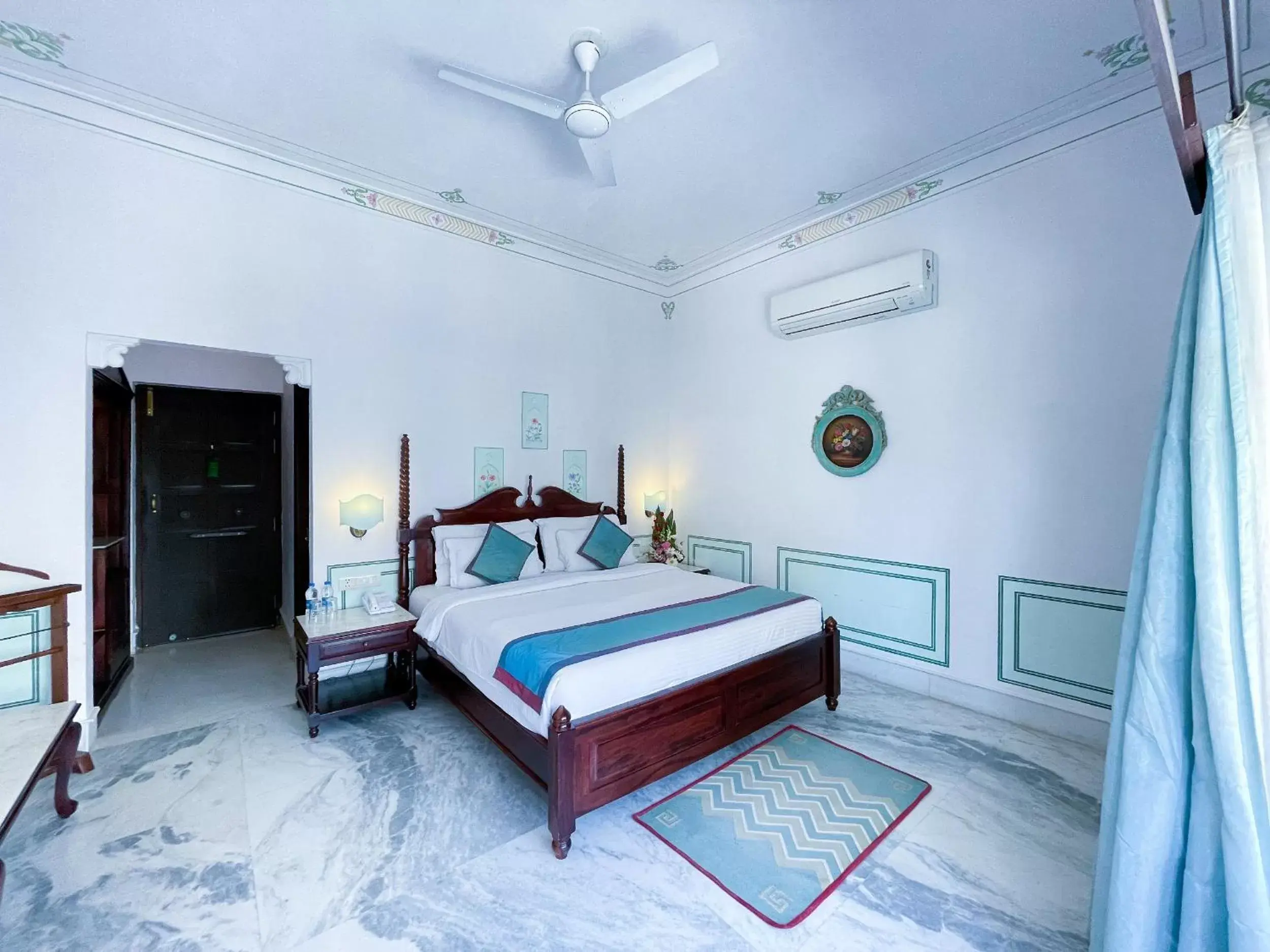 Bed in Amar Kothi Bed in Amar Kothi