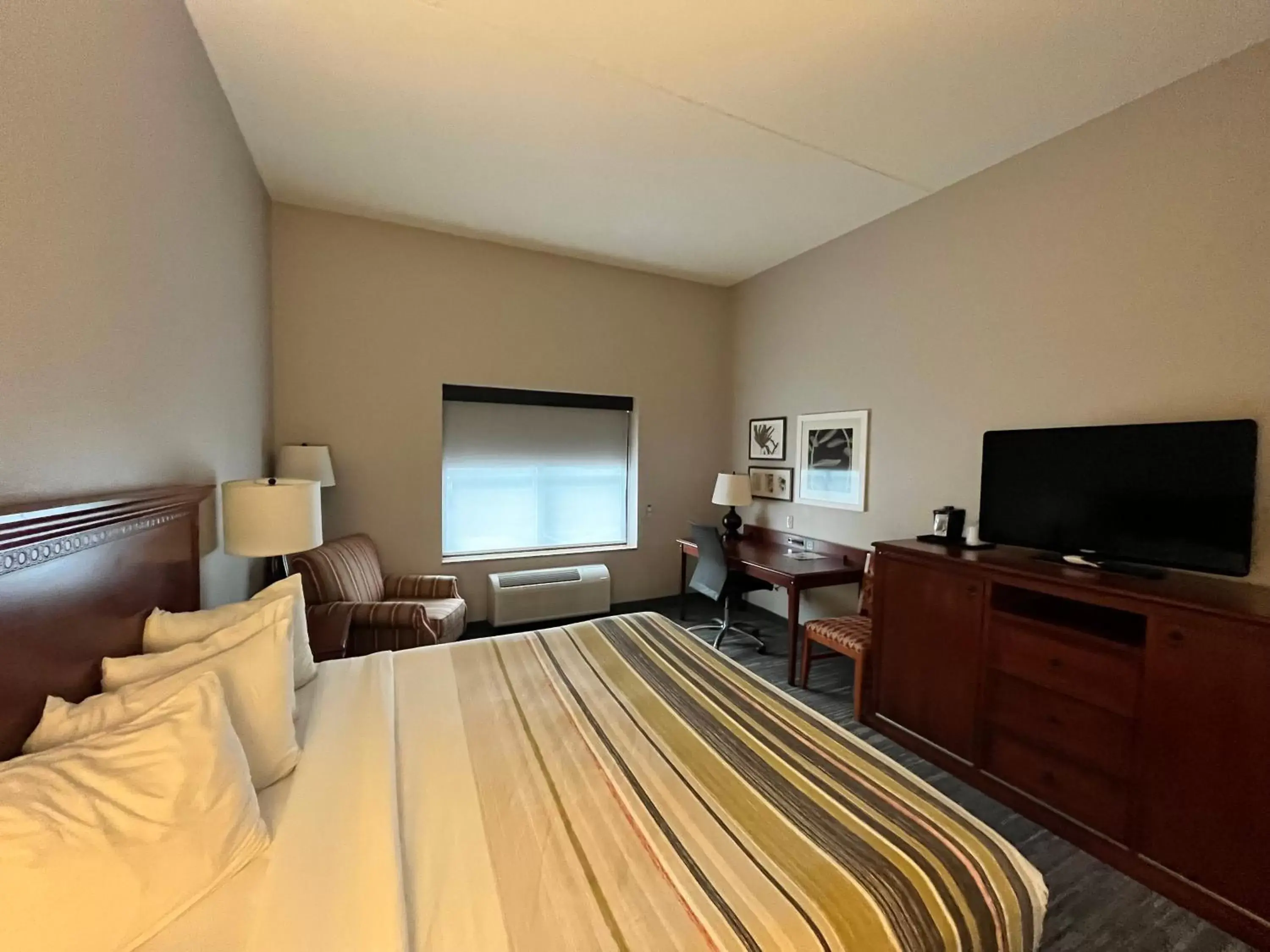 TV/Entertainment Center in Country Inn & Suites by Radisson, Harrisburg - Hershey-West, PA
