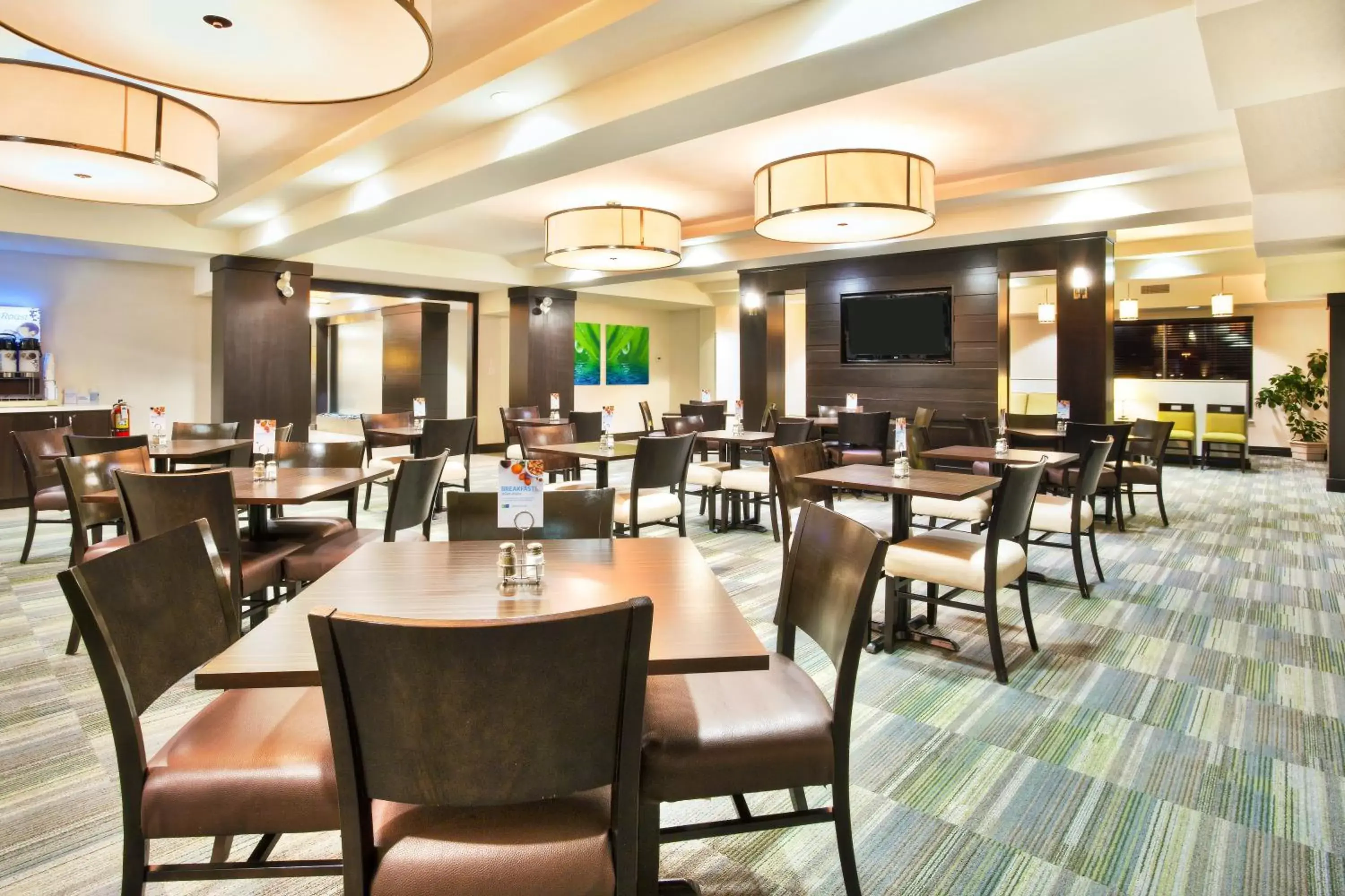 Breakfast, Restaurant/Places to Eat in Holiday Inn Express - Sault Ste. Marie, an IHG Hotel