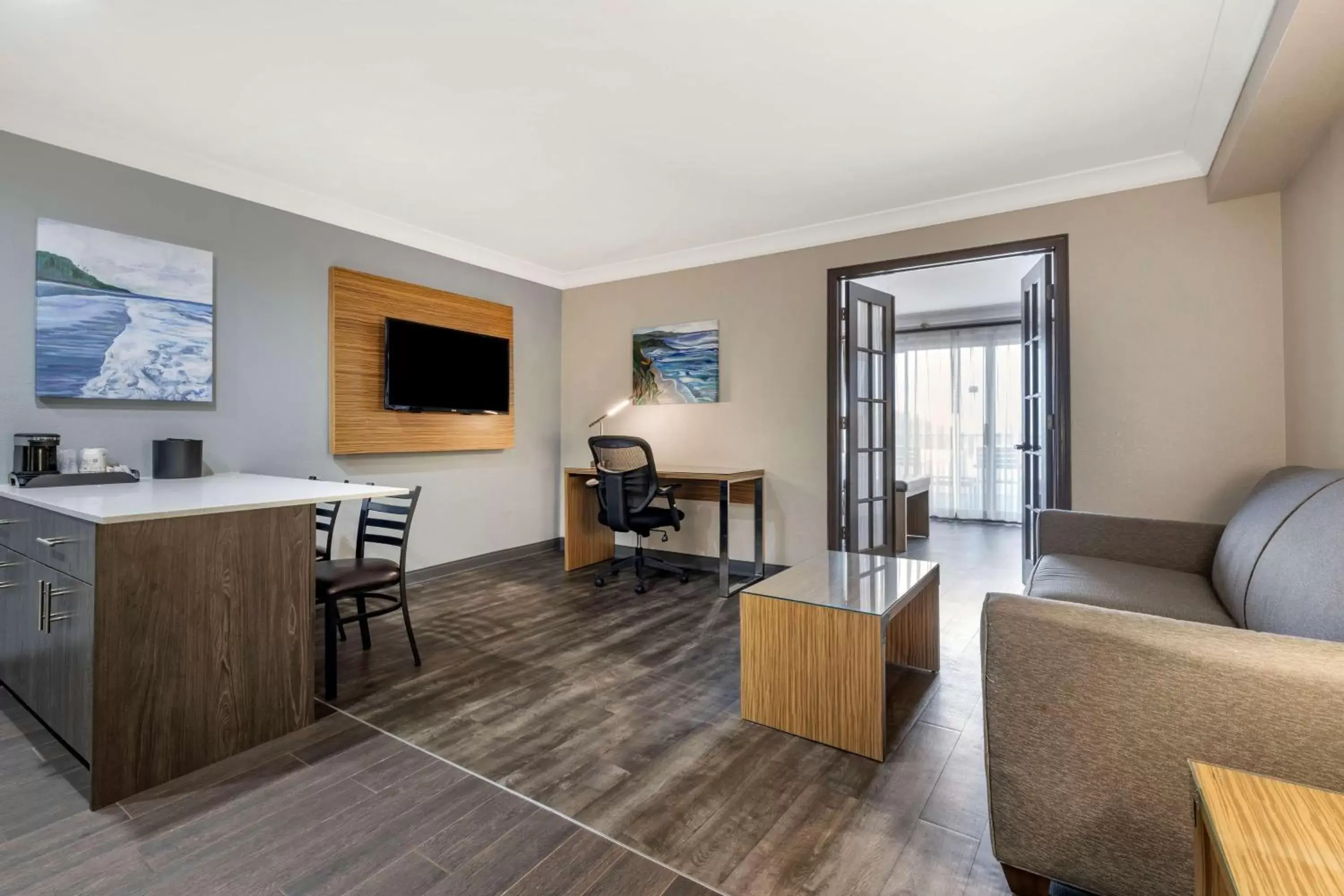 Property building in The Encinitan Hotel & Suites Property building in The Encinitan Hotel & Suites