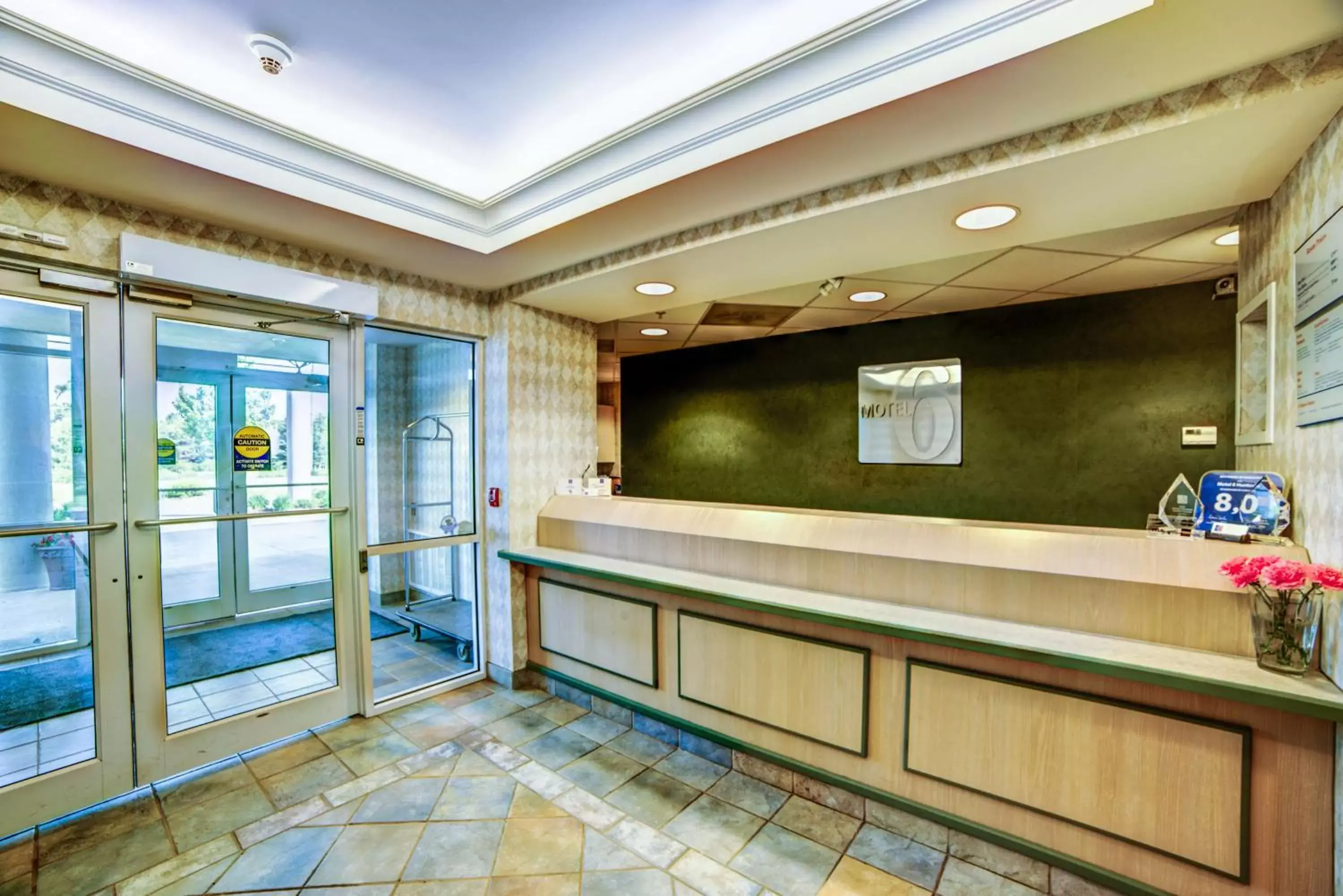 Lobby or reception in Motel 6-Huntsville, ON Lobby or reception in Motel 6-Huntsville, ON