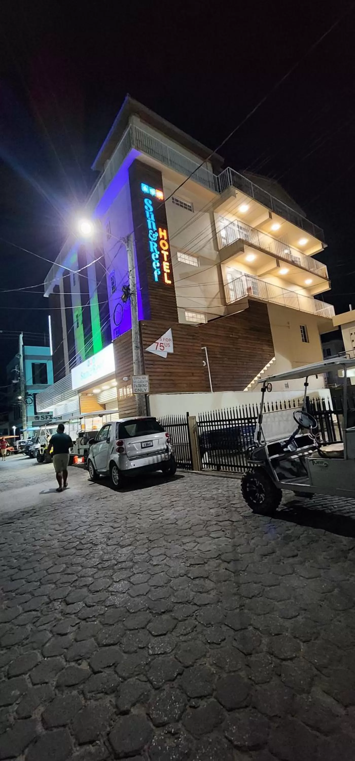 Property building in Voyager Sun & Reef Hotel