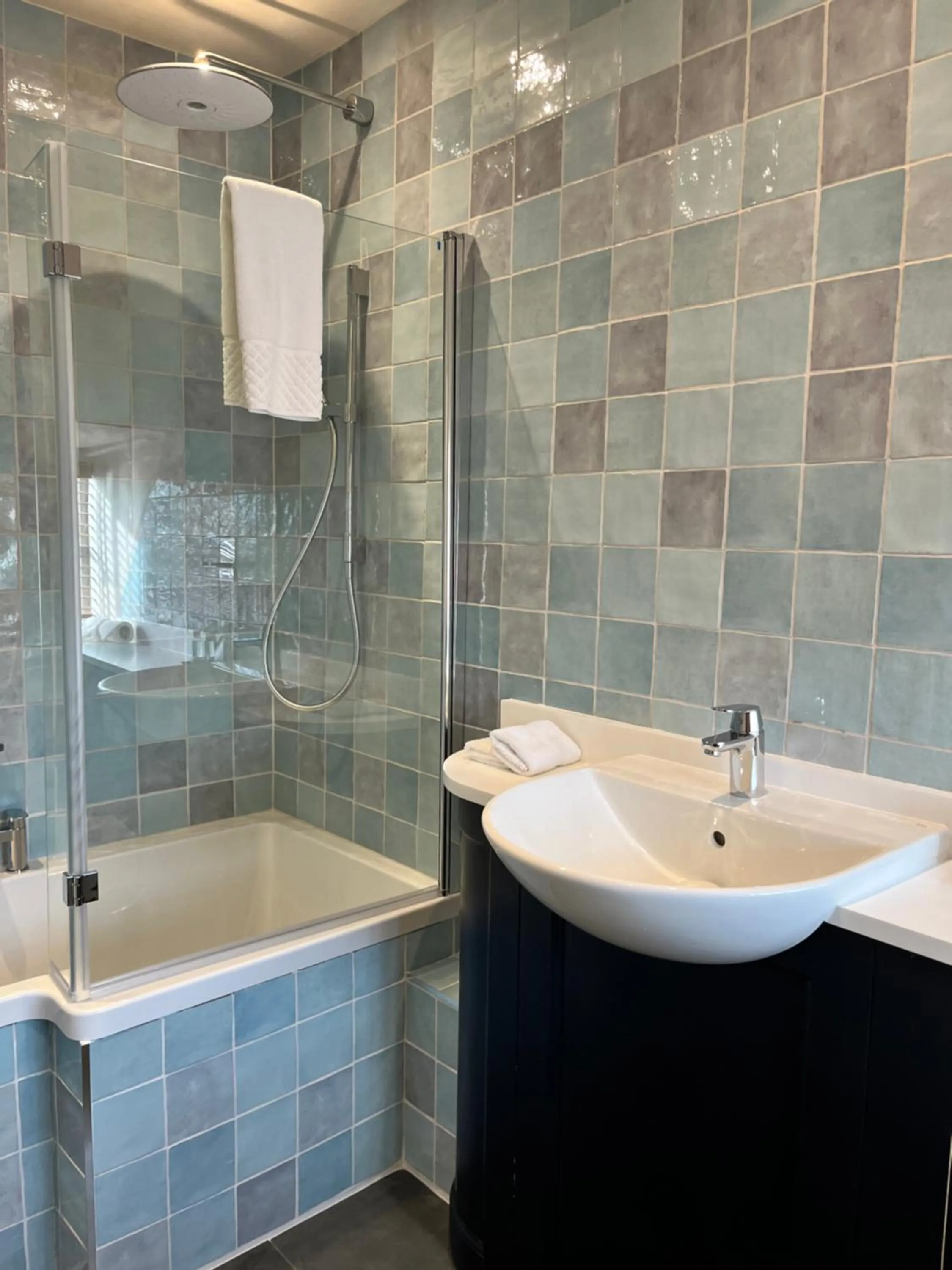 Bathroom in The Haycock Manor Hotel