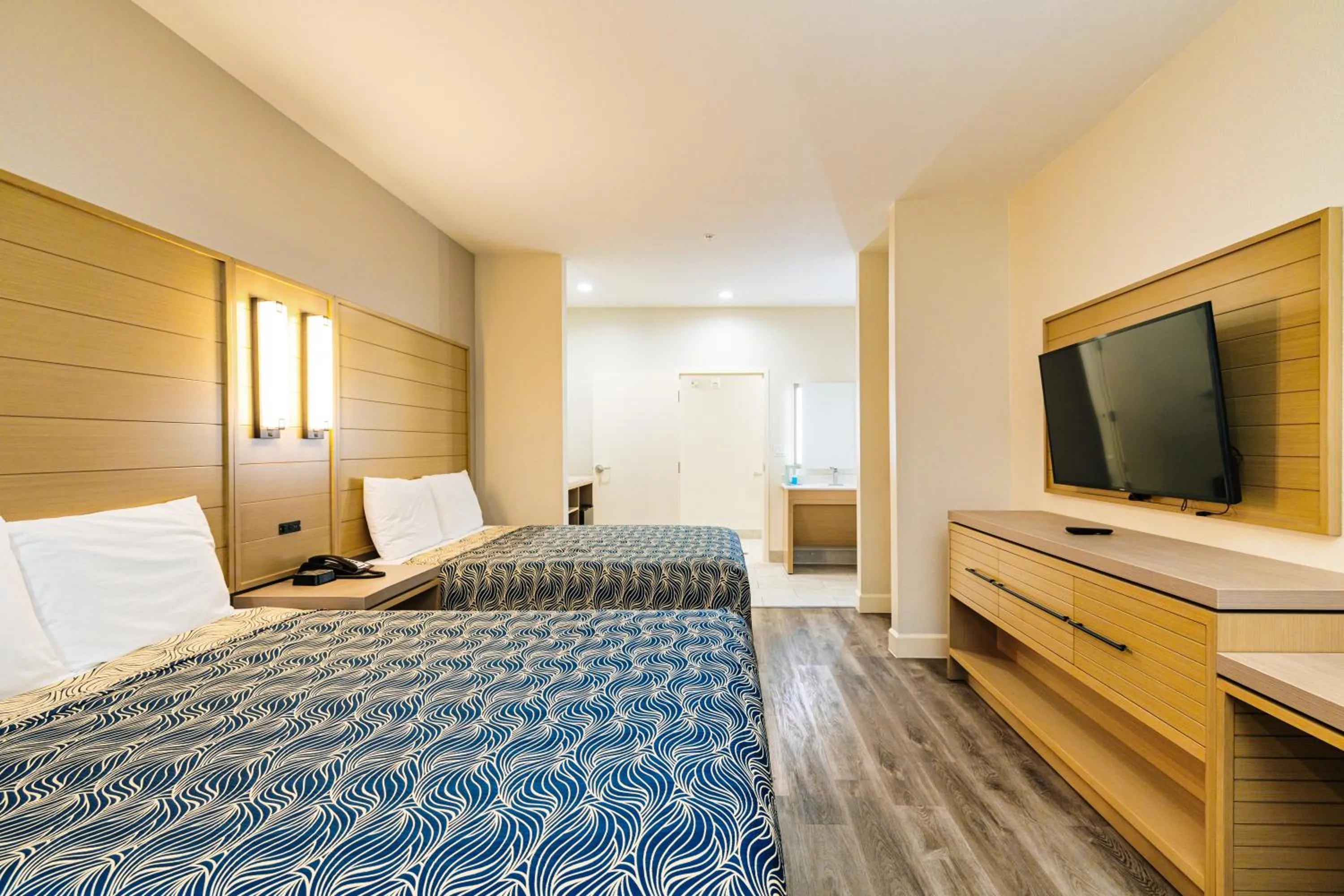 TV and multimedia, Bed in Palace Inn Blue-IAH East