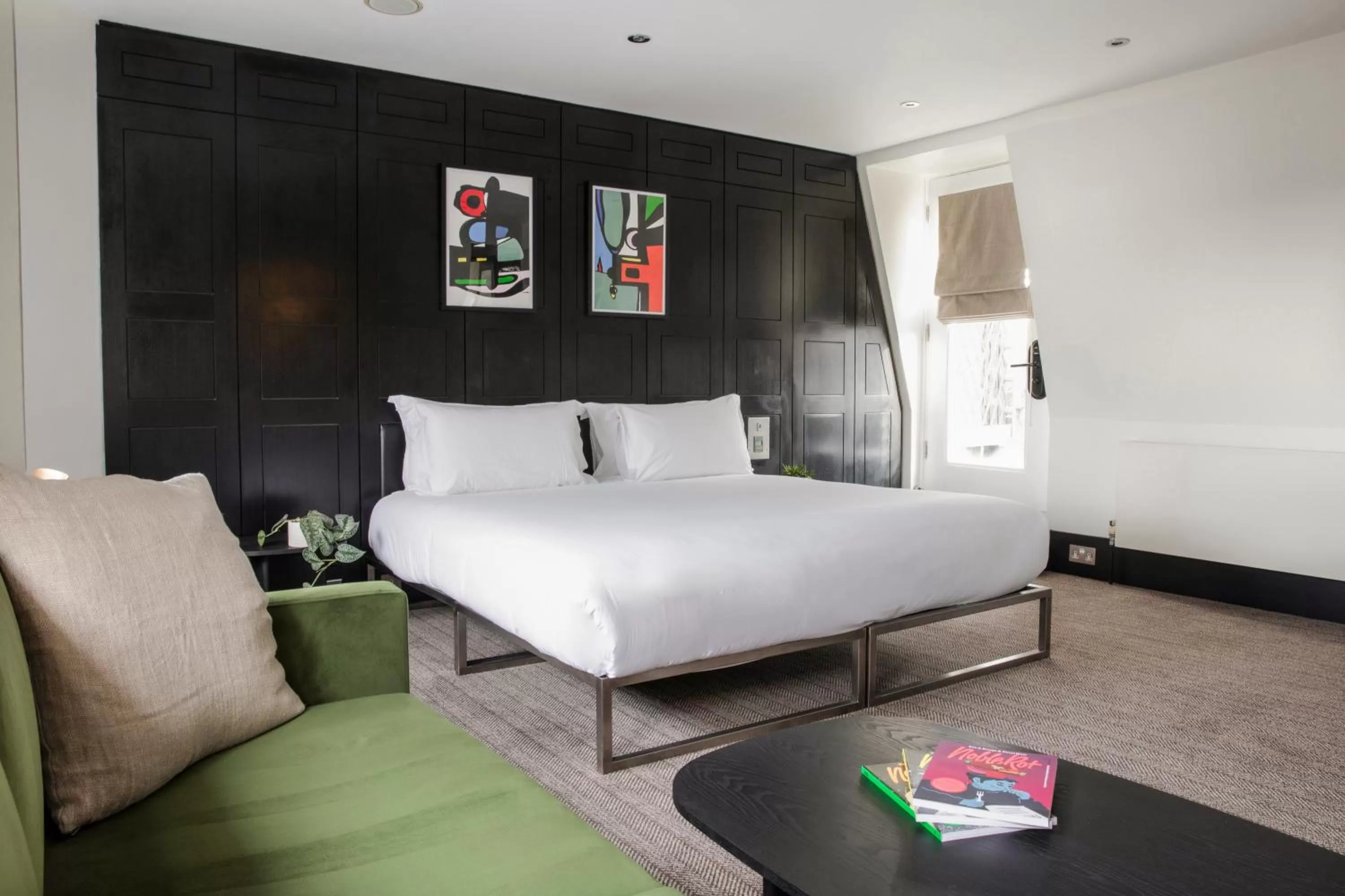 Bed in Bedford Corner Hotel