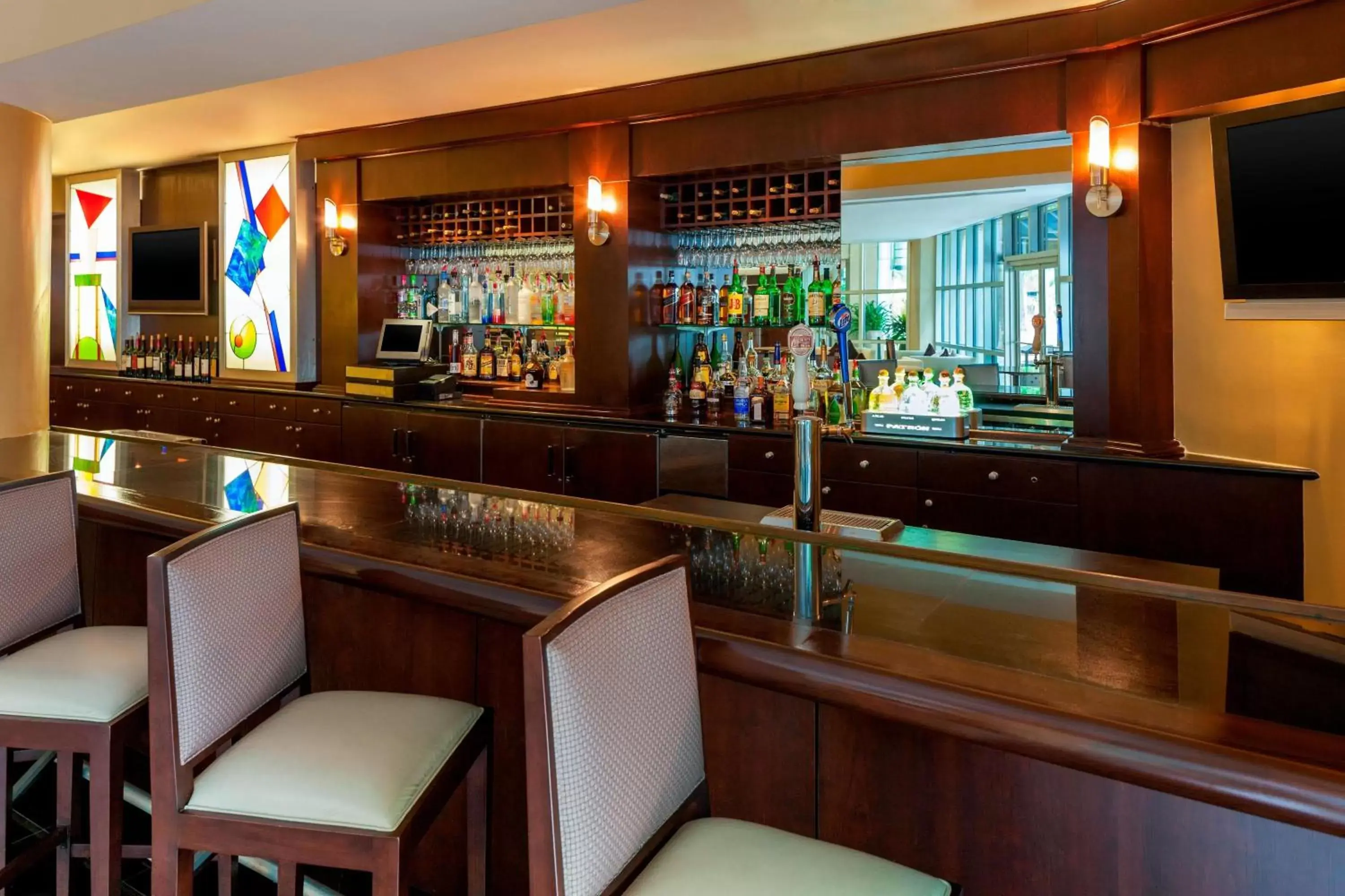 Restaurant/places to eat, Lounge/Bar in Sheraton Hotel Metairie New Orleans