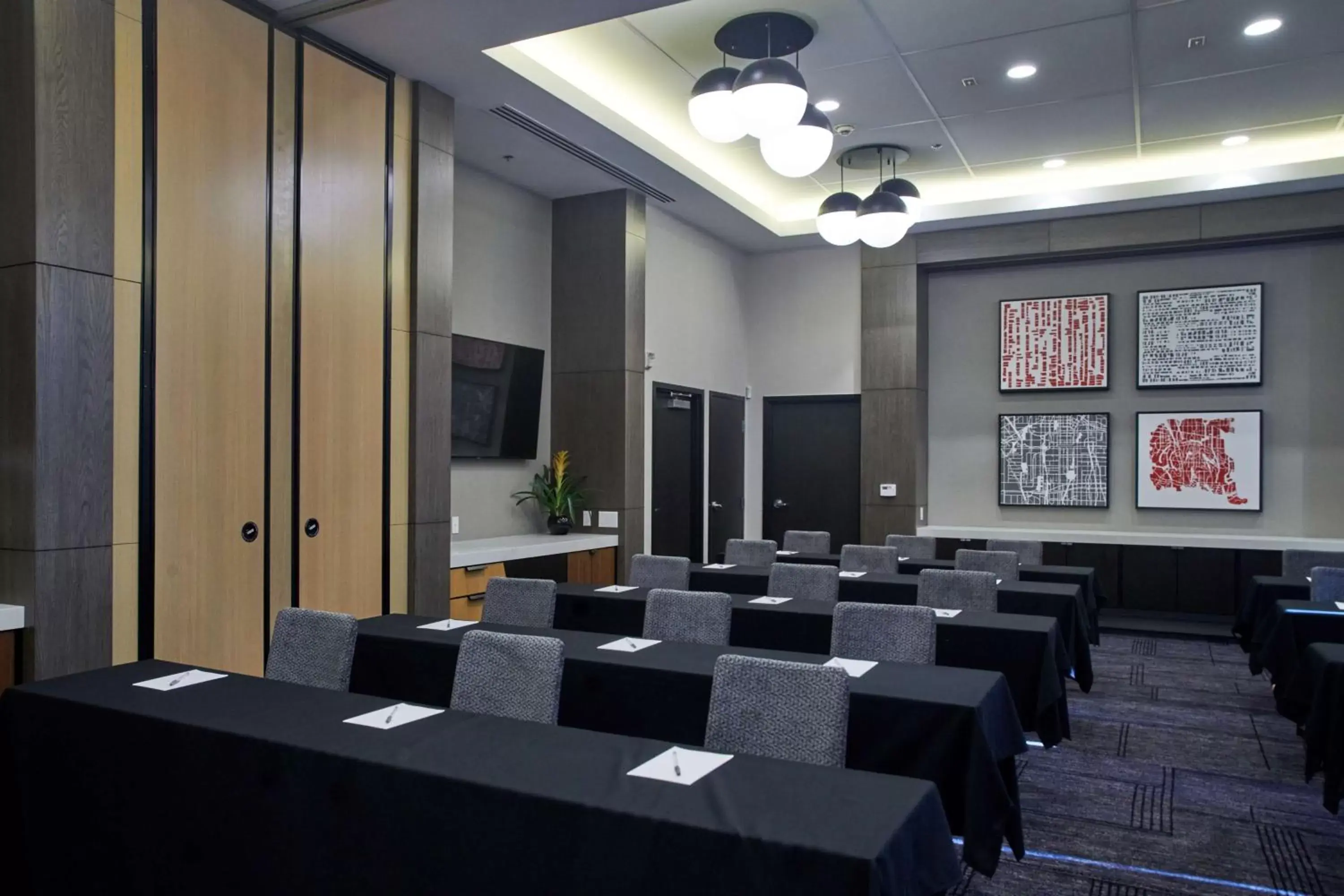 Meeting/conference room, Business Area/Conference Room in Hampton Inn & Suites Sherman Oaks