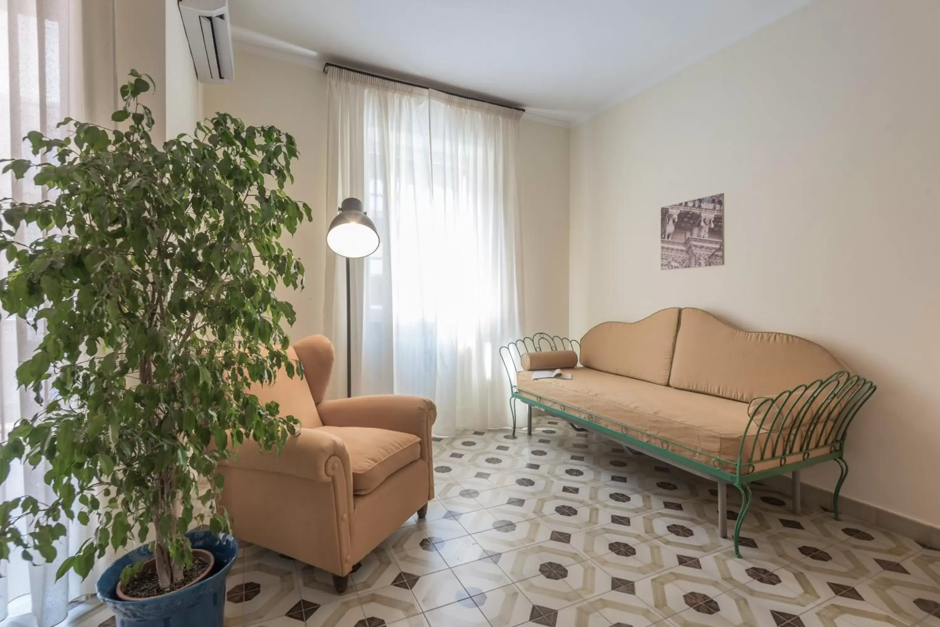 Photo of the whole room, Seating Area in Suite della villa