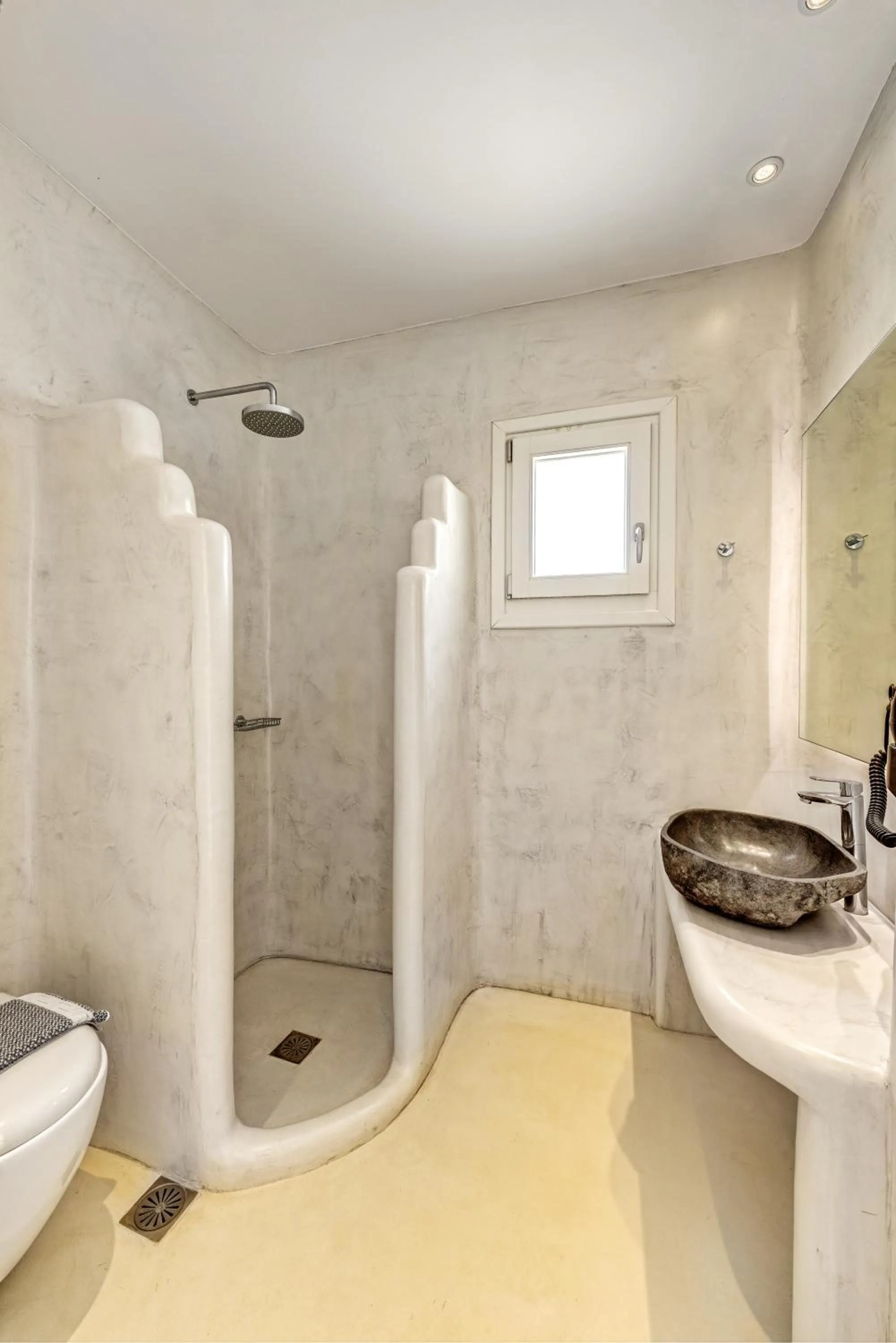 Shower in Makis Place