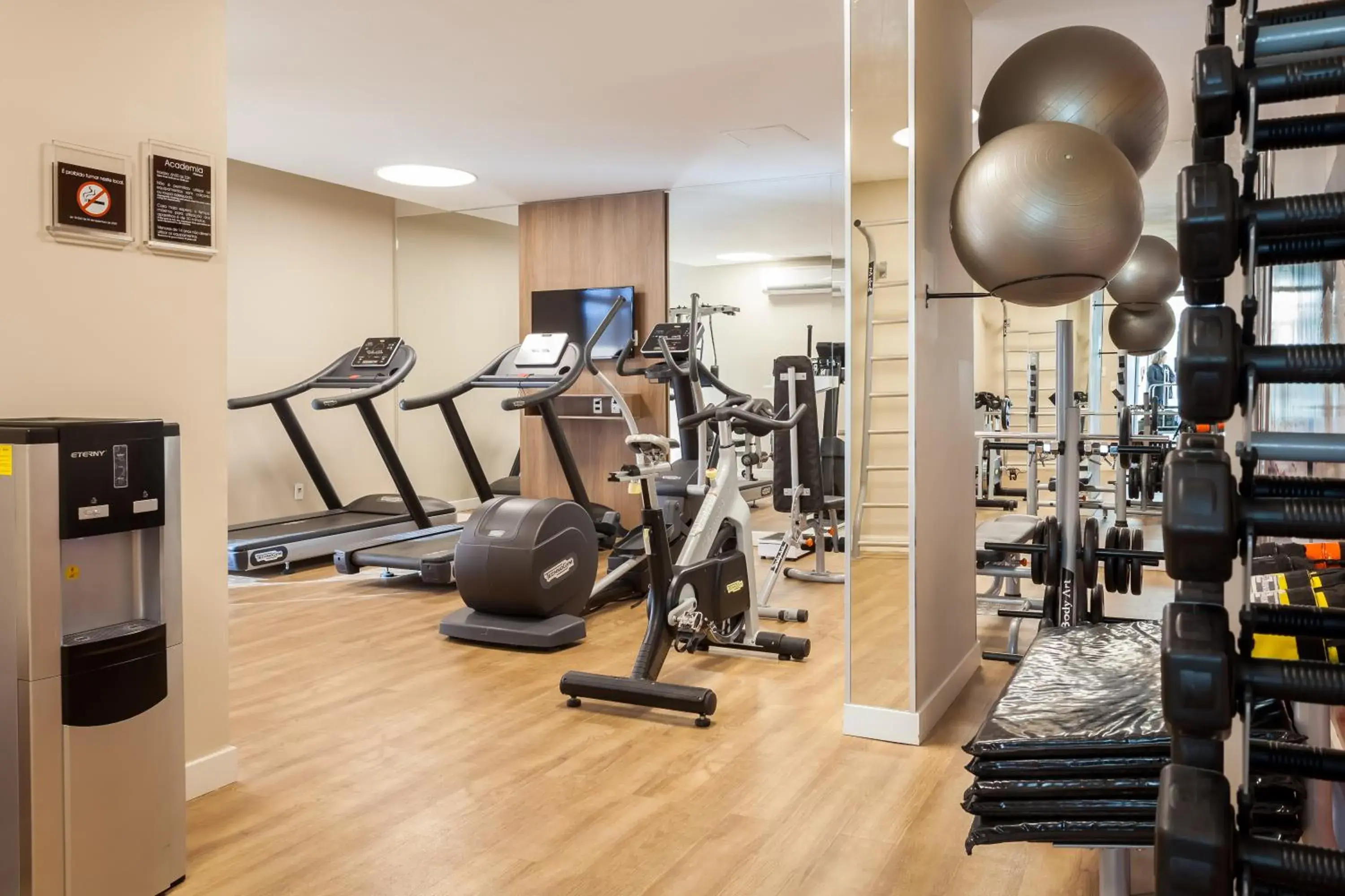 Activities, Fitness Center/Facilities in eSuites Spa Lagoa Santa