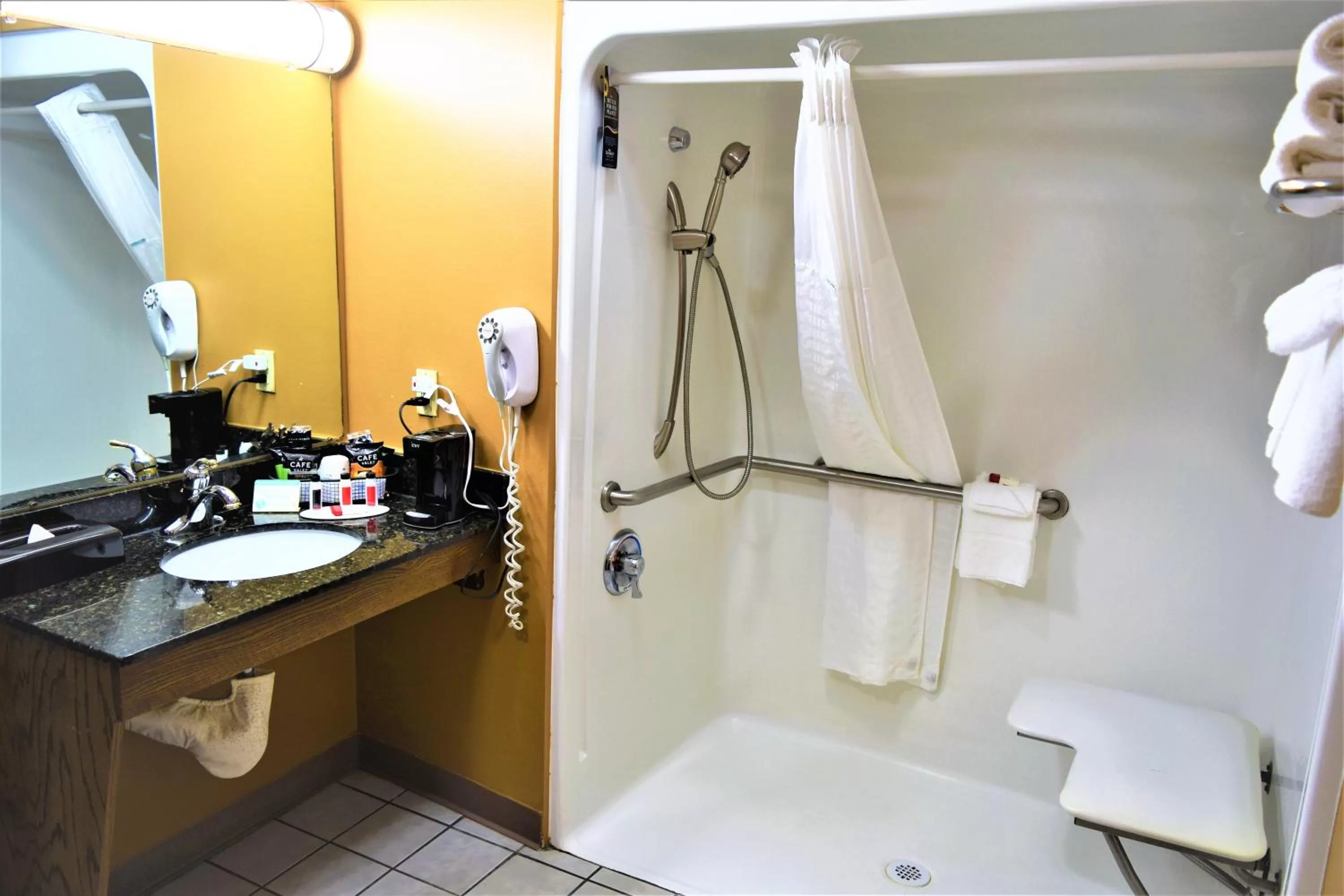 Baymont by Wyndham Forest City