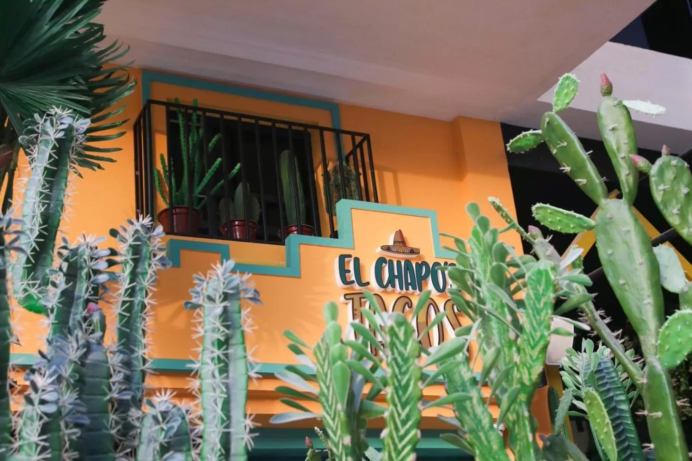 Restaurant/places to eat in Studio One Hotel