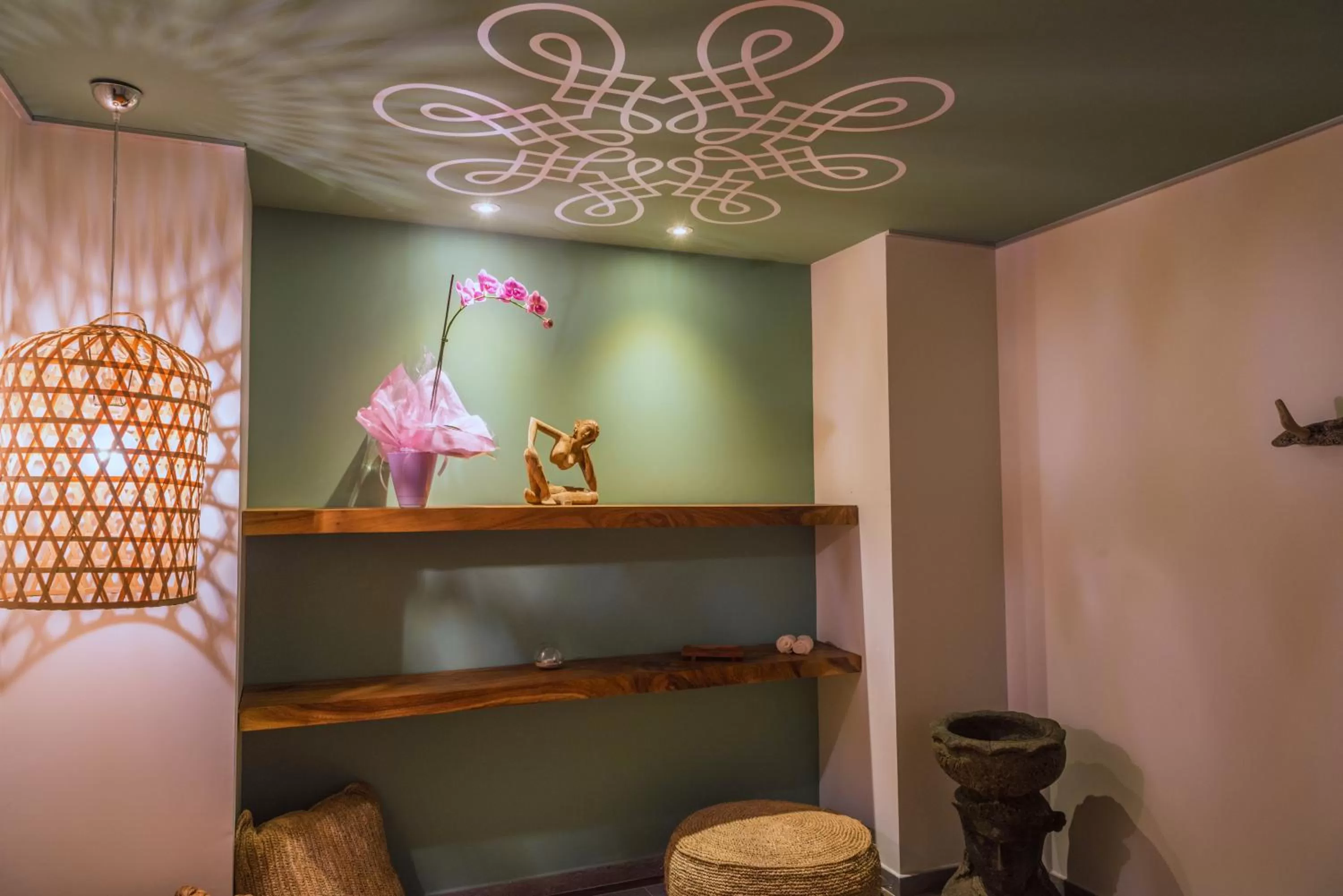 Spa and wellness centre/facilities in Le Battant Des Lames