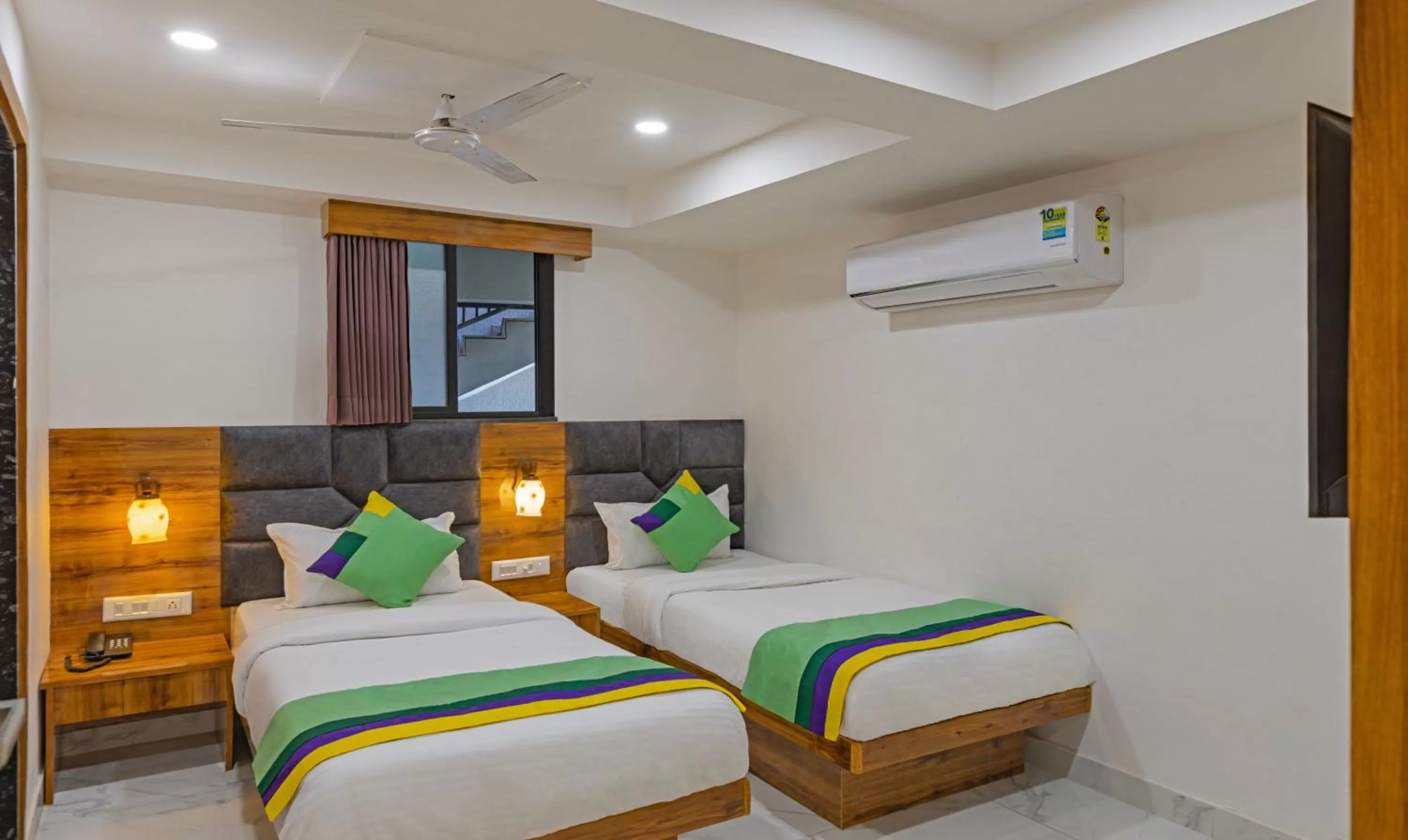 Bedroom, Bed in Treebo Prince Plaza