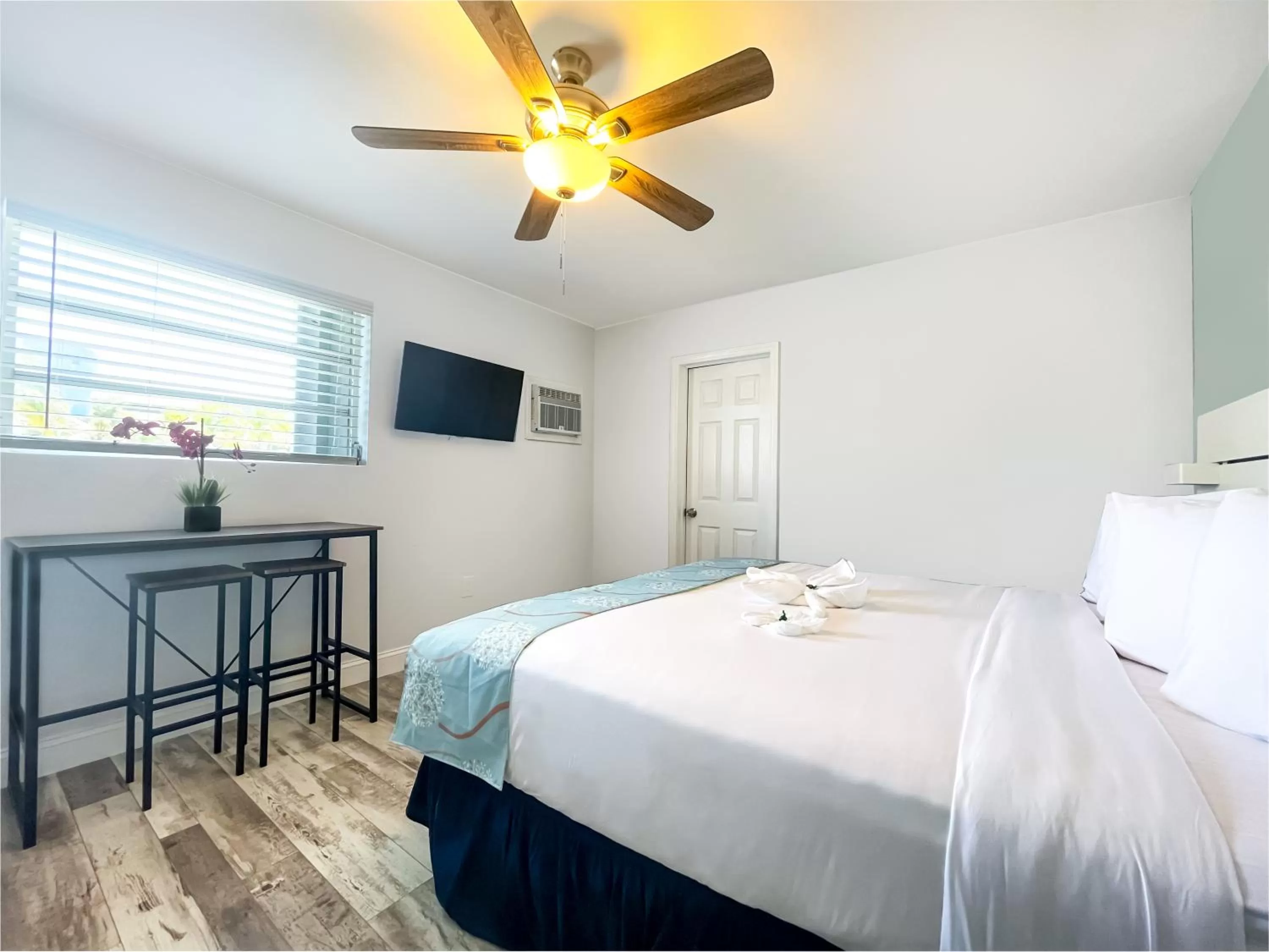 Bed in Hollywood Beach Hotels