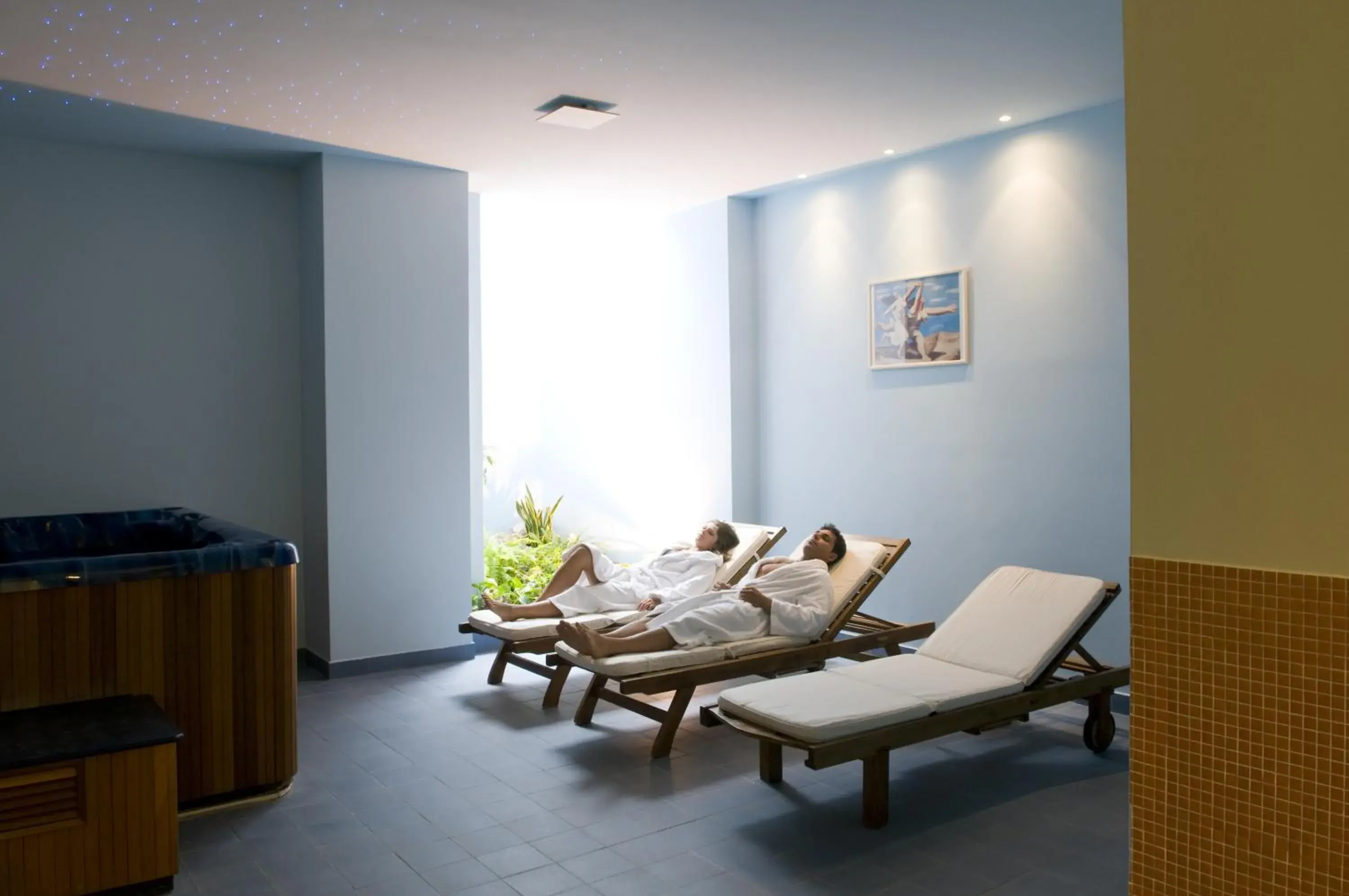 Massage, Seating Area in Grand Hotel Garden
