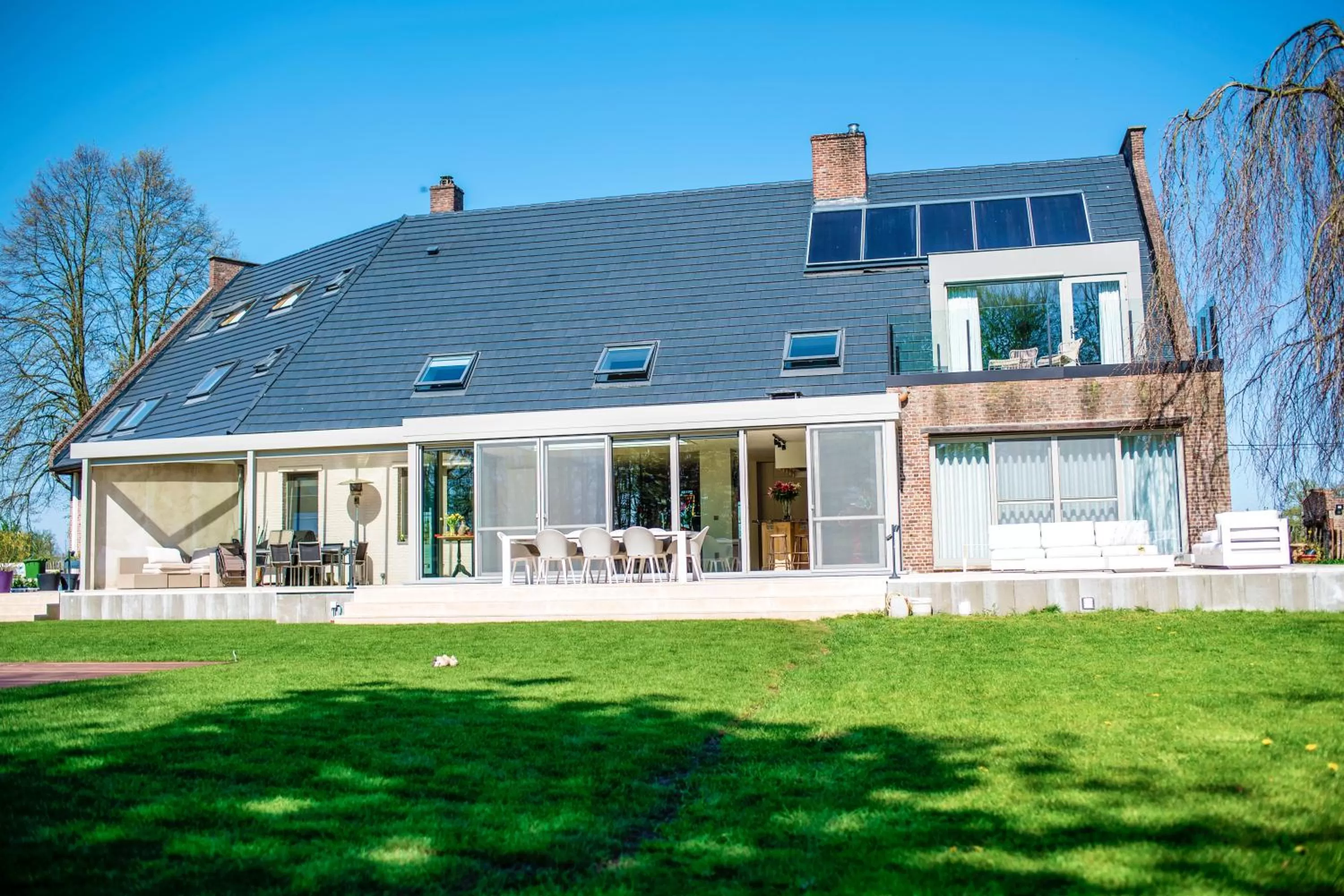 Property building in Aquarand