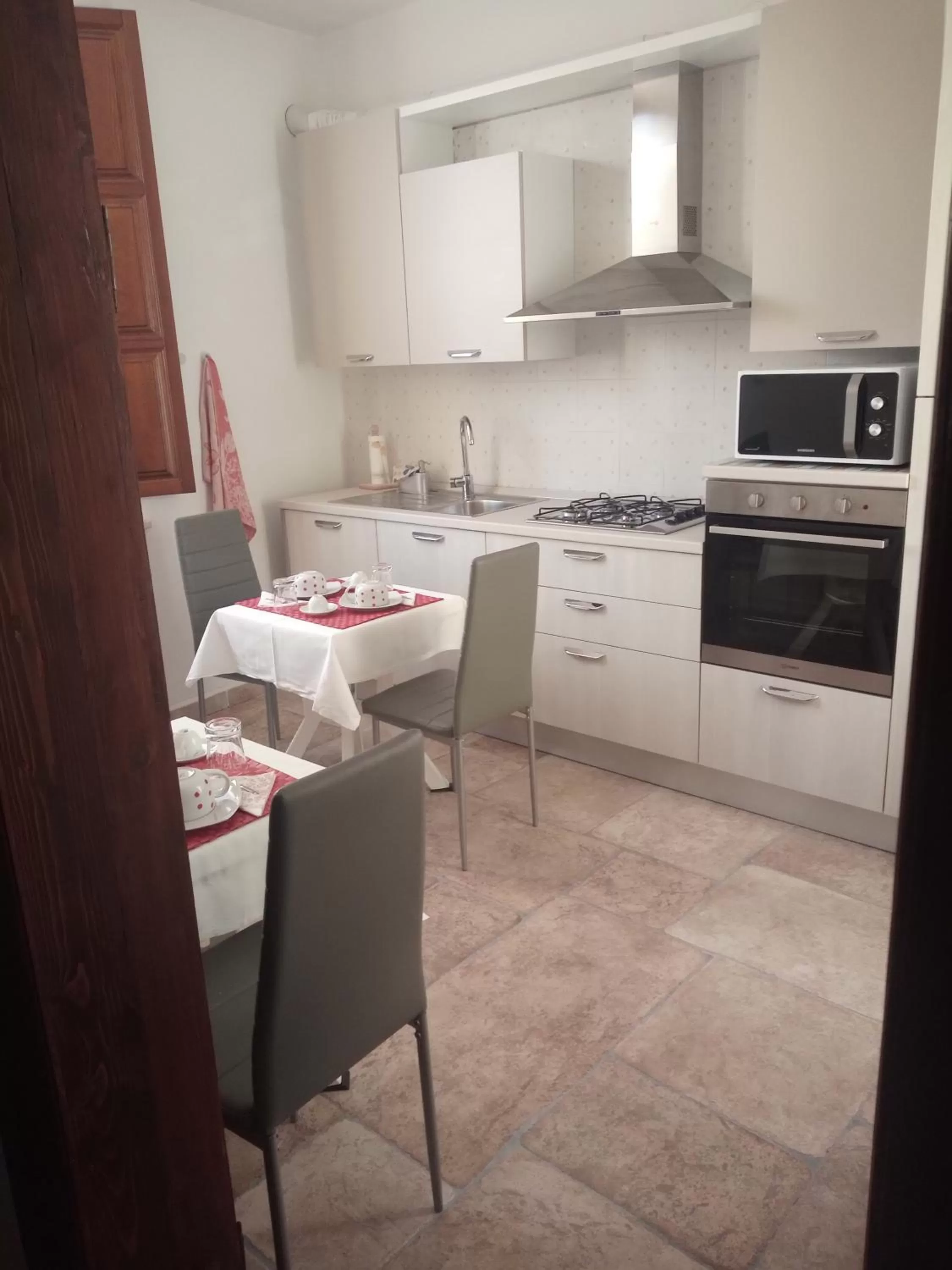 Breakfast, Kitchen/Kitchenette in Residence Tucci