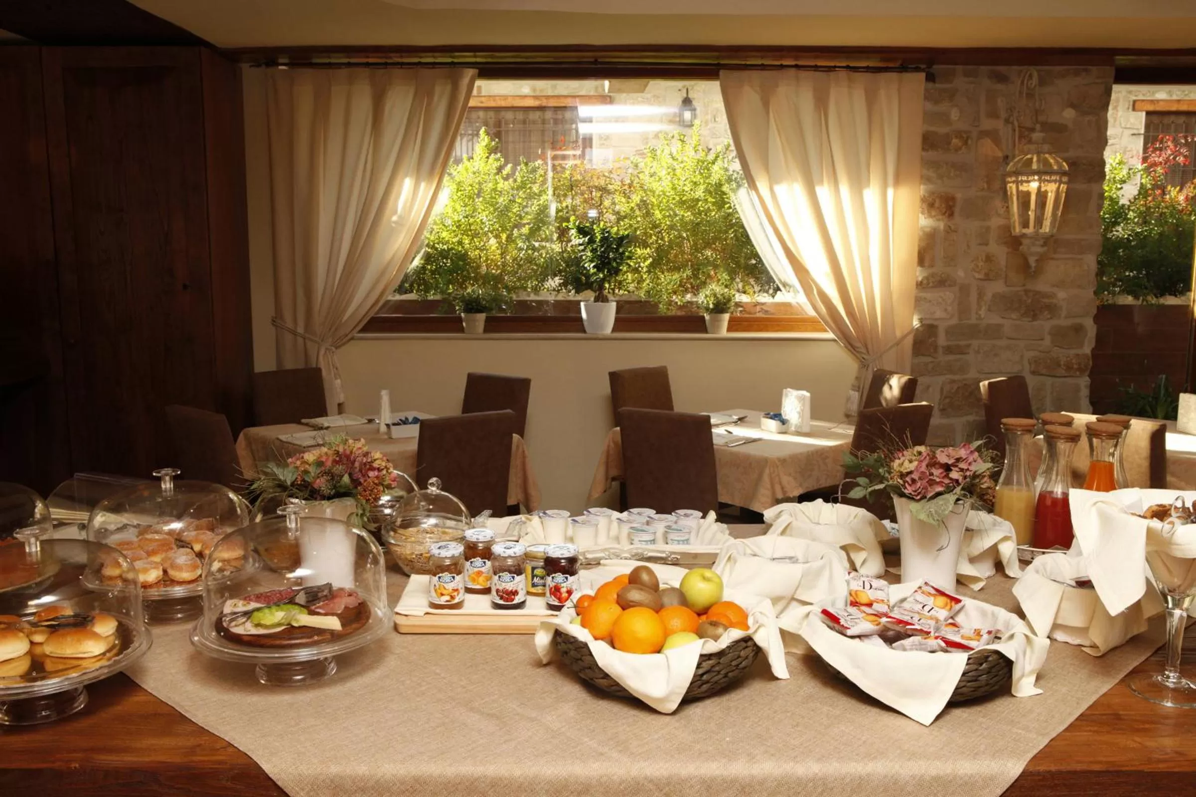 Restaurant/places to eat in Hotel Villa Clementina