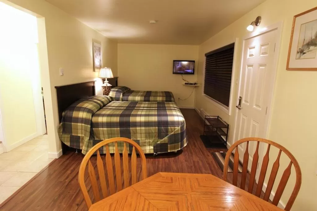 Photo of the whole room, Bed in Cherry Tree Inn