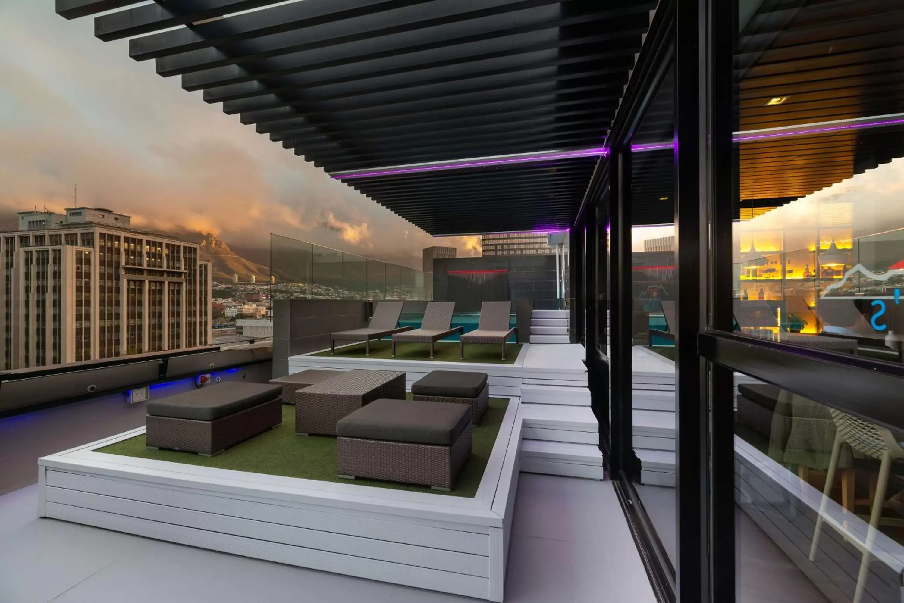 Patio in Park Inn by Radisson Cape Town Foreshore