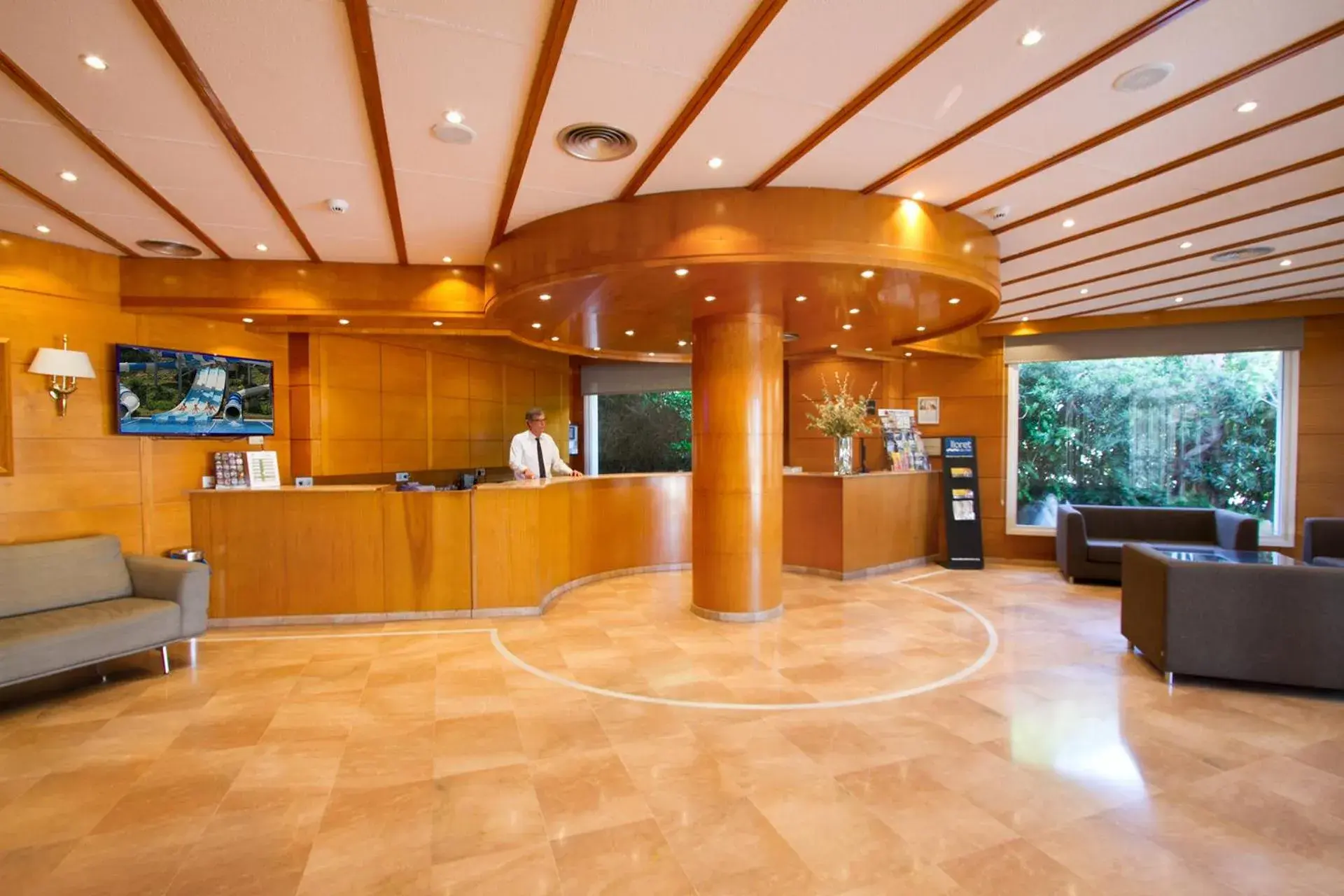 Staff, Lobby/Reception in Hotel Gran Garbi Mar & AquasPlash