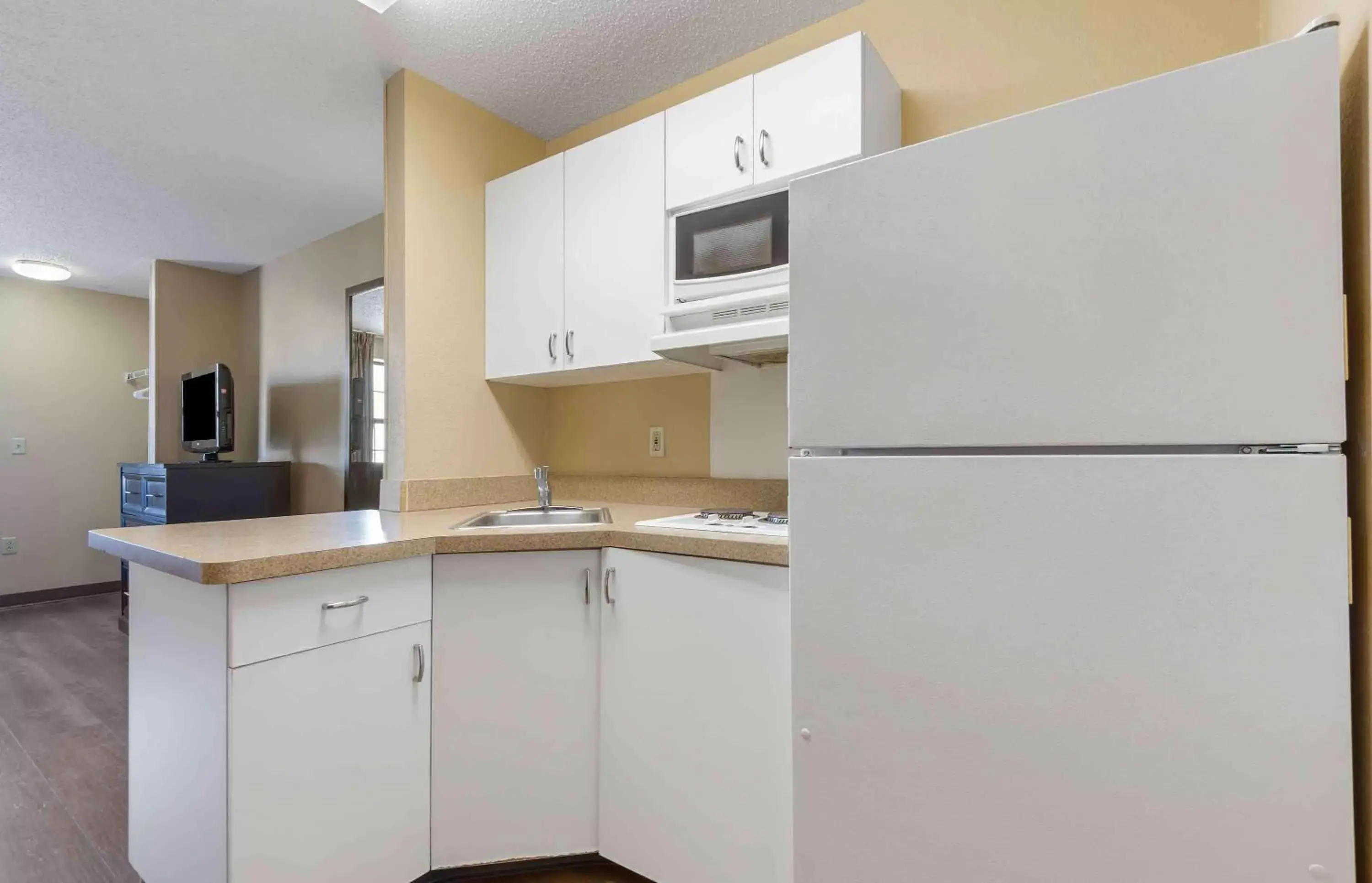 Bedroom, Kitchen/Kitchenette in Extended Stay America Suites - Buffalo - Amherst