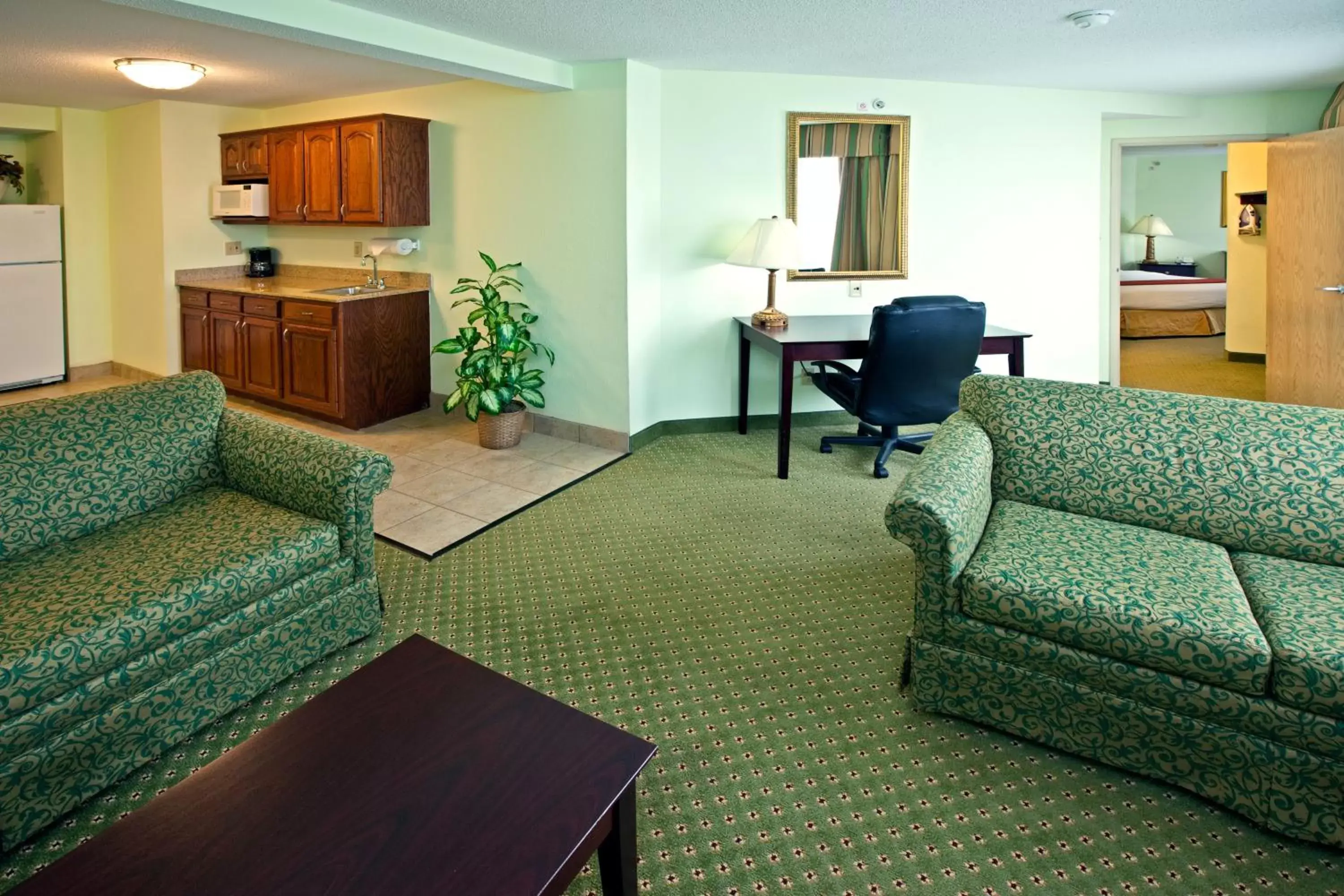 Photo of the whole room, Seating Area in Holiday Inn Express Scottsburg, an IHG Hotel