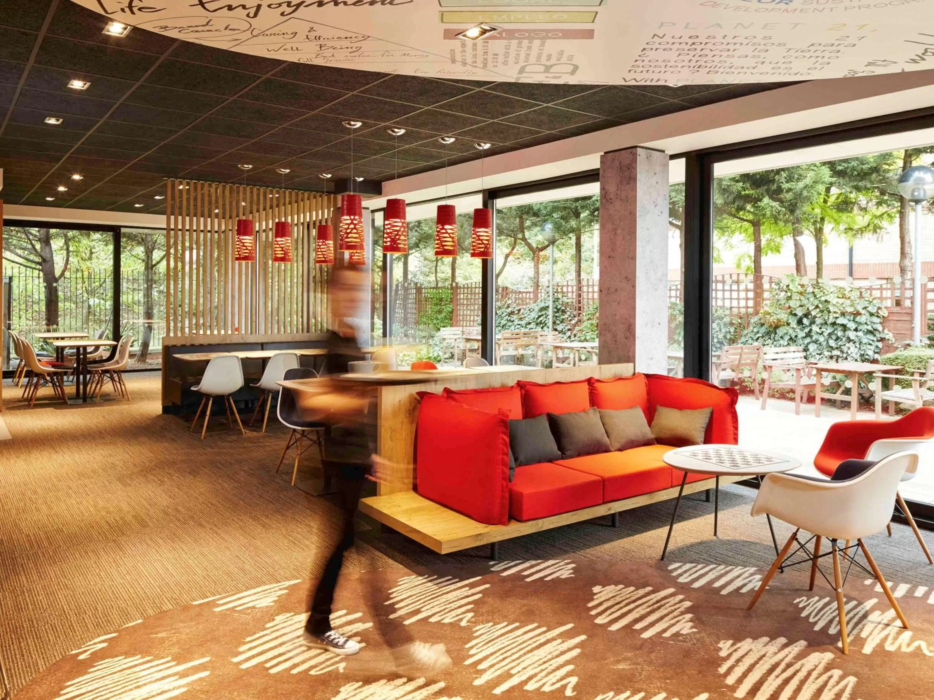 Property building in ibis London Thurrock M25