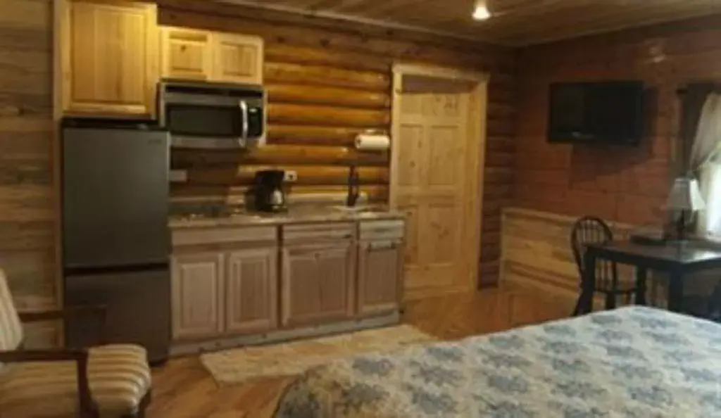 Other, Kitchen/Kitchenette in Wapiti Lodge