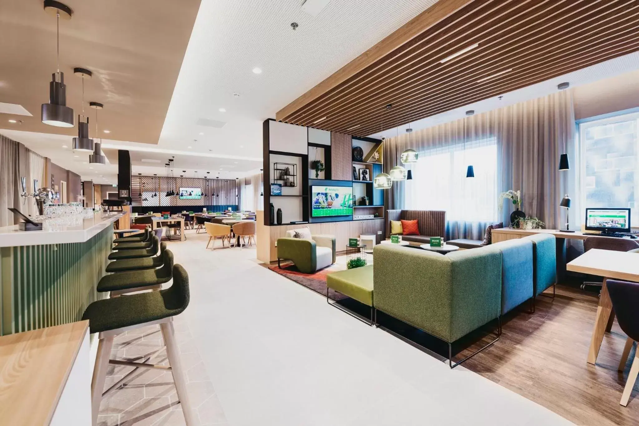 Lounge or bar in Holiday Inn - Eindhoven Airport, an IHG Hotel