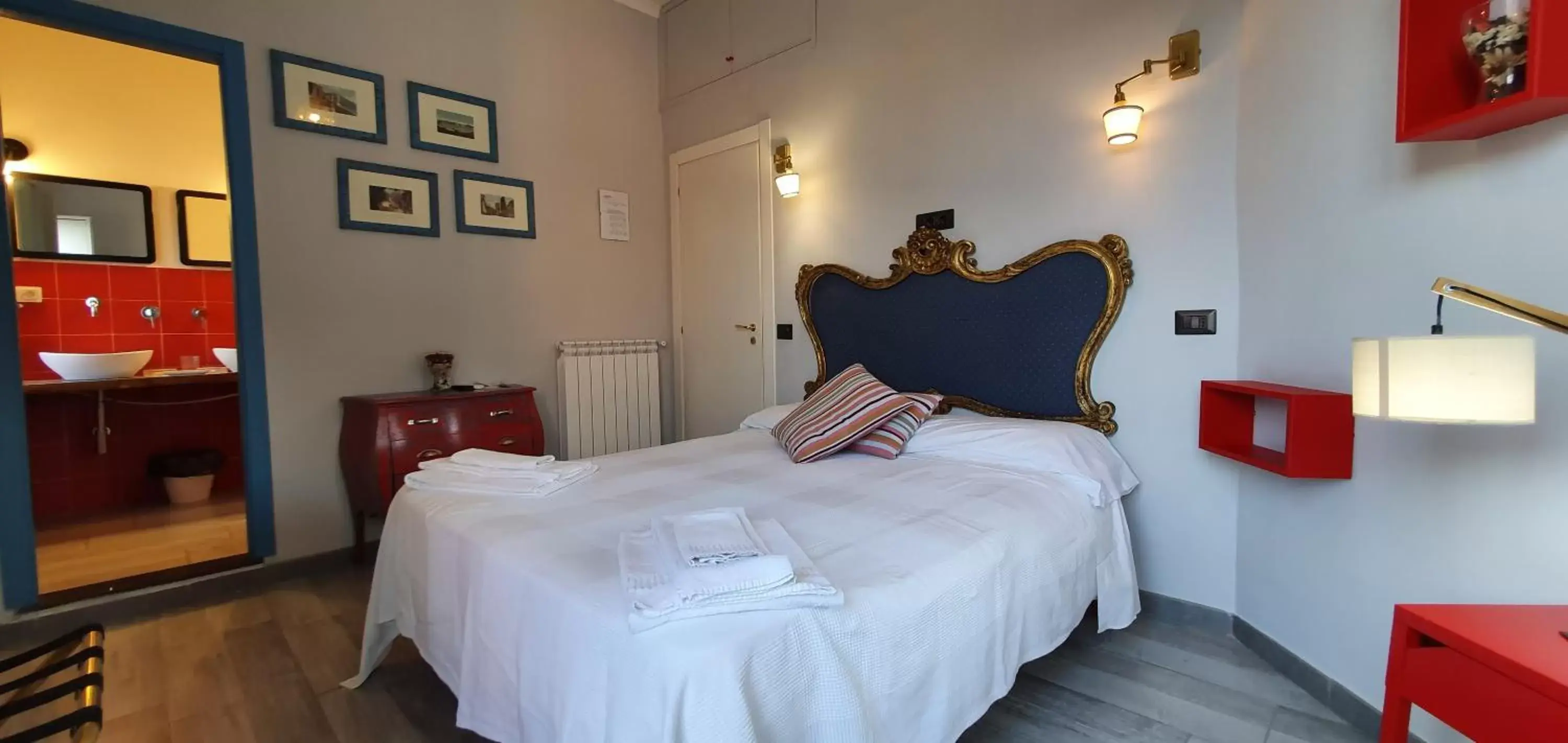 Double Room in The Spanish Palace, Suites, Rooms, Apartments & Terraces Double Room in The Spanish Palace, Suites, Rooms, Apartments & Terraces