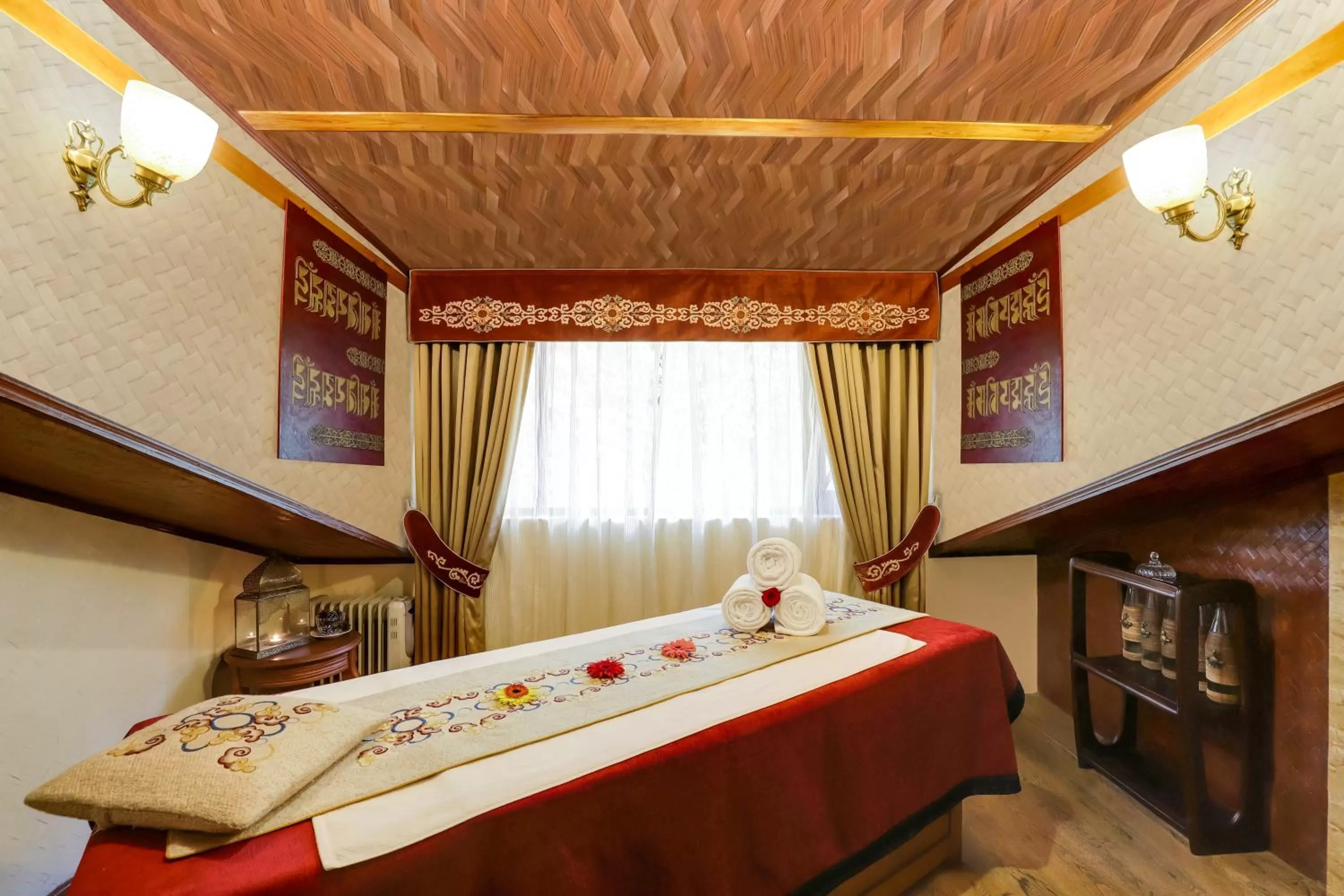 Massage, Bed in Summit Hermon Hotel &amp; Spa