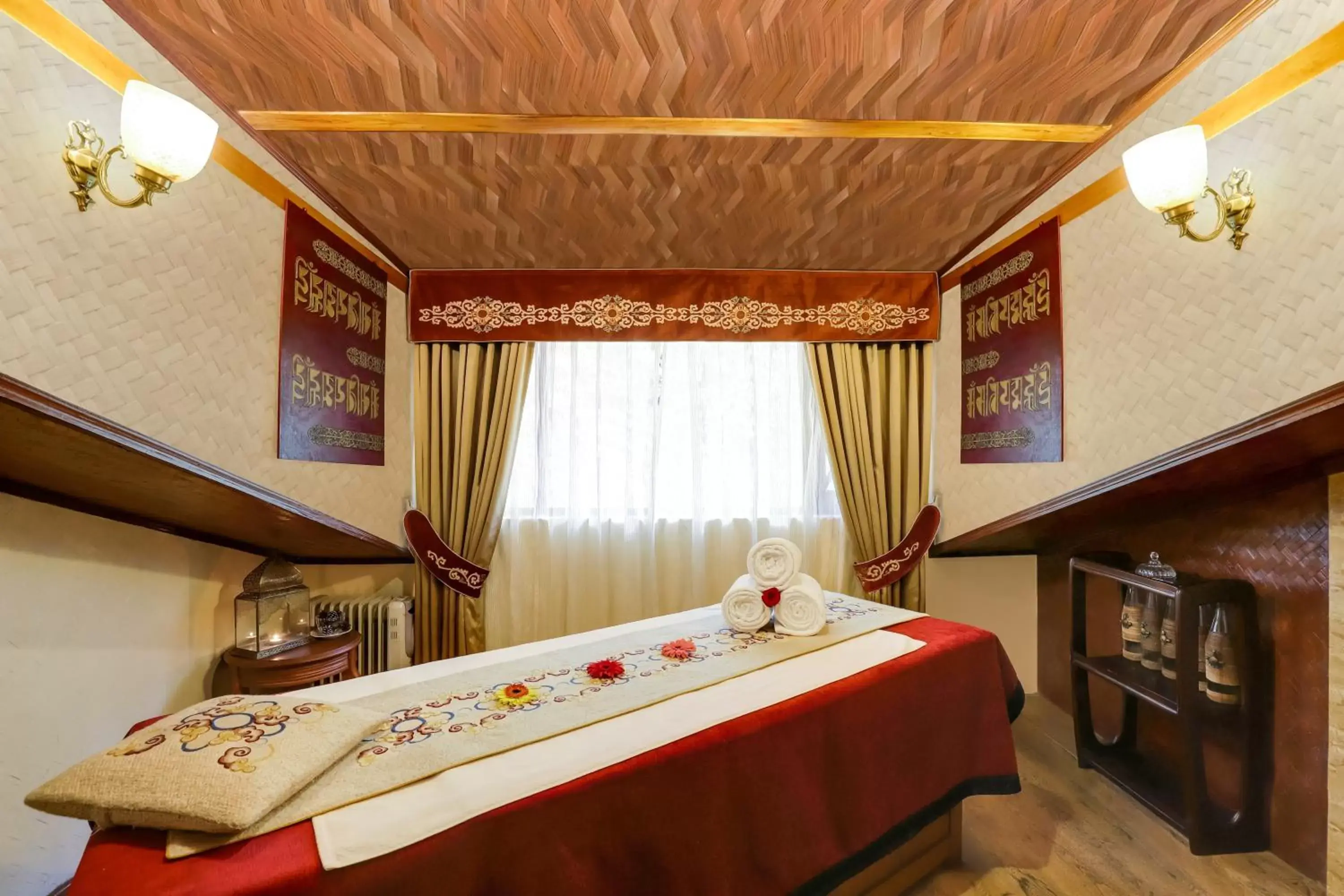 Massage, Bed in Summit Hermon Hotel & Spa Massage, Bed in Summit Hermon Hotel & Spa